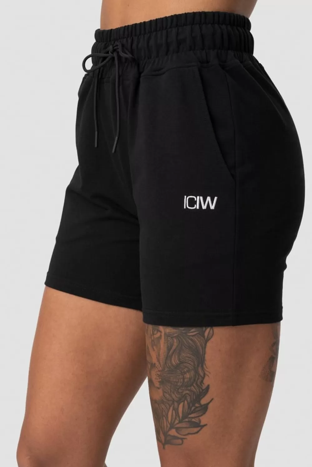 Women ICIW Activity Shorts Black Wmn