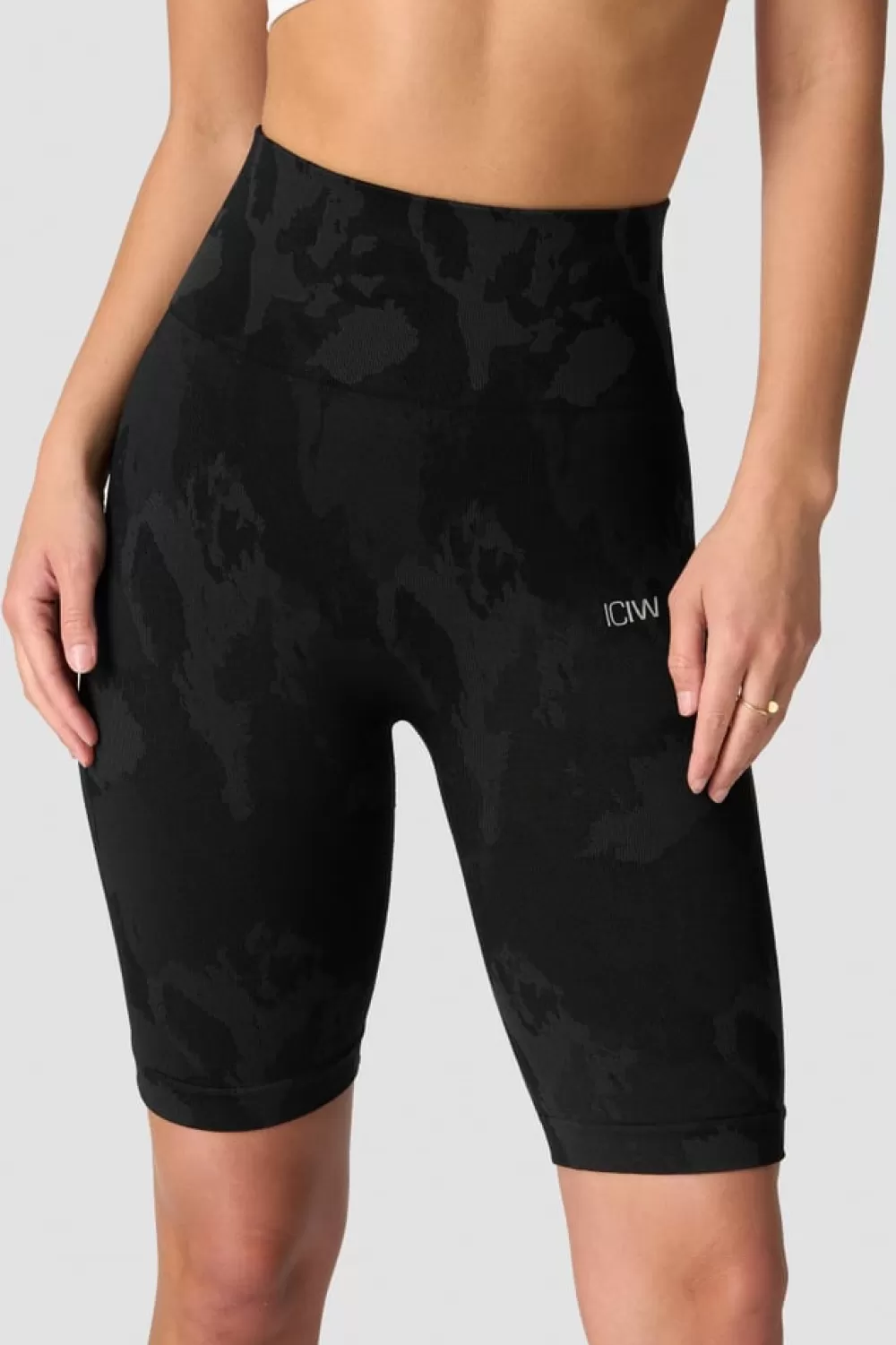 Women ICIW Camo Seamless Biker Shorts Black