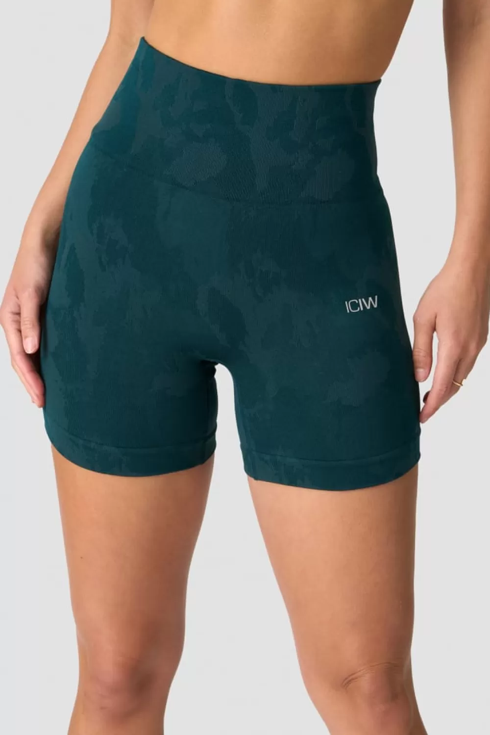 Women ICIW Camo Seamless Shorts Dk Teal