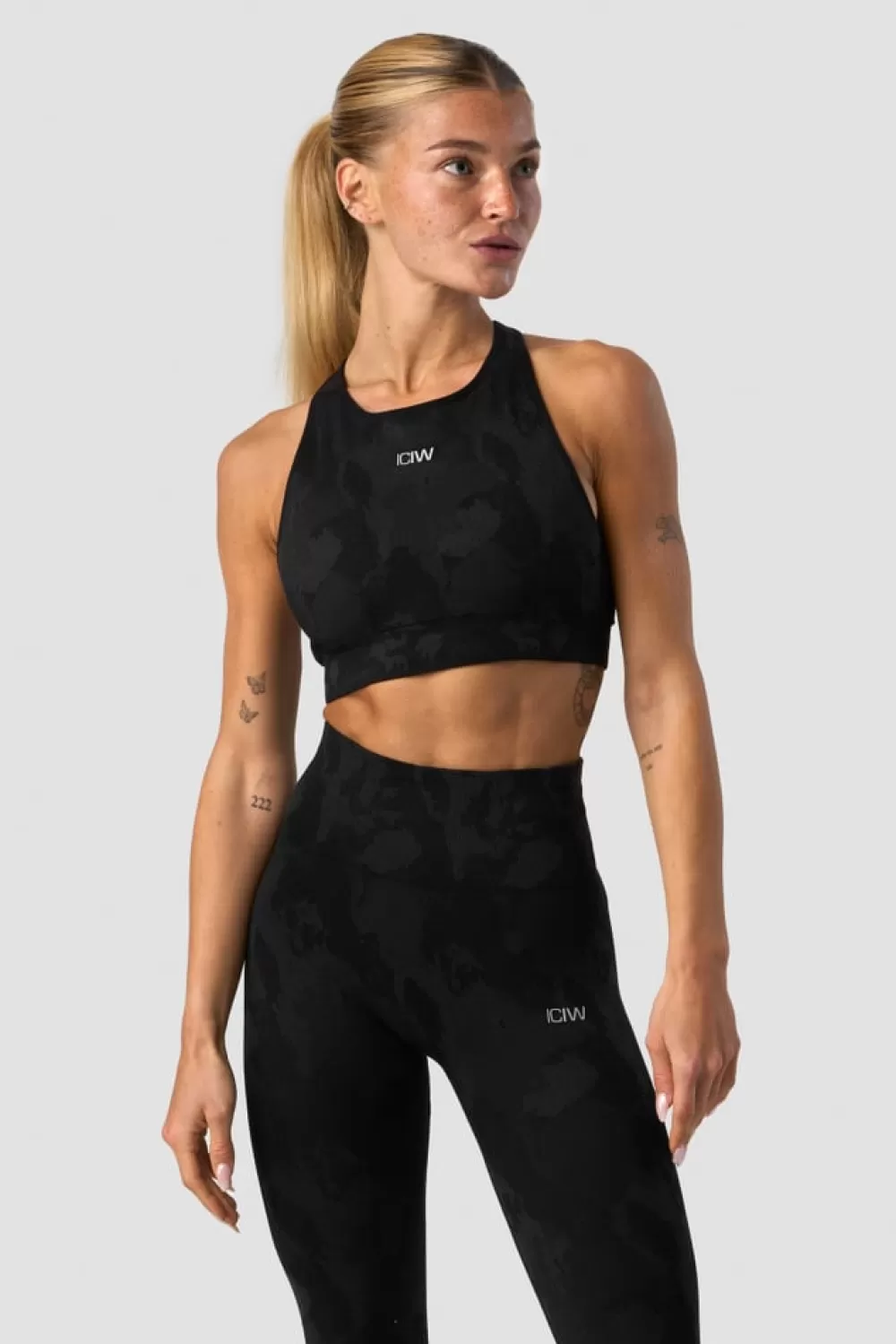 Women ICIW Camo Seamless Sports Bra Black