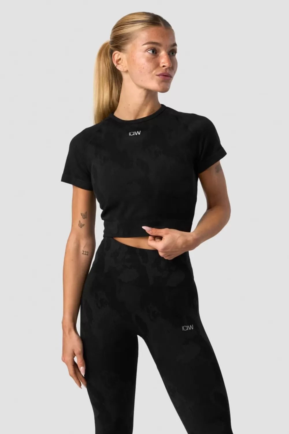 Women ICIW Camo Seamless T-shirt Black