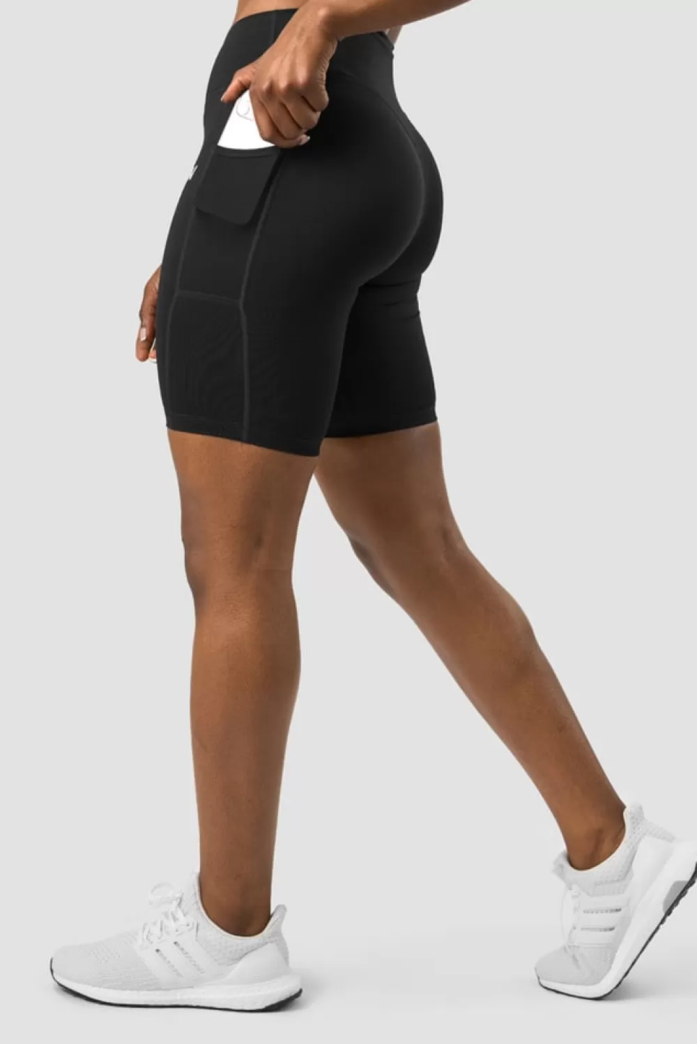 Women ICIW Classic Pocket Biker Shorts Black Wmn