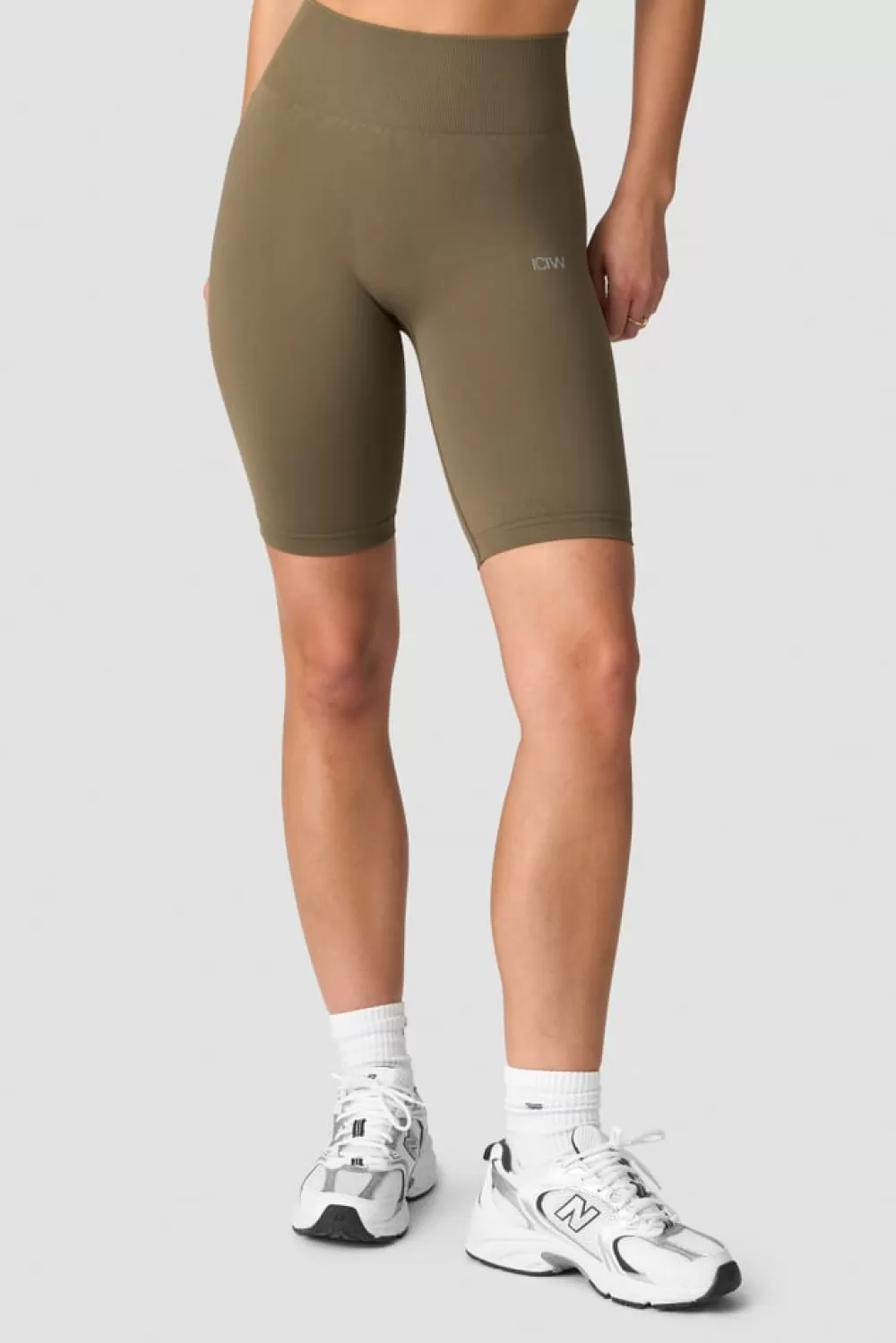 Women ICIW Define Seamless Biker Shorts Wmn Dark Sand