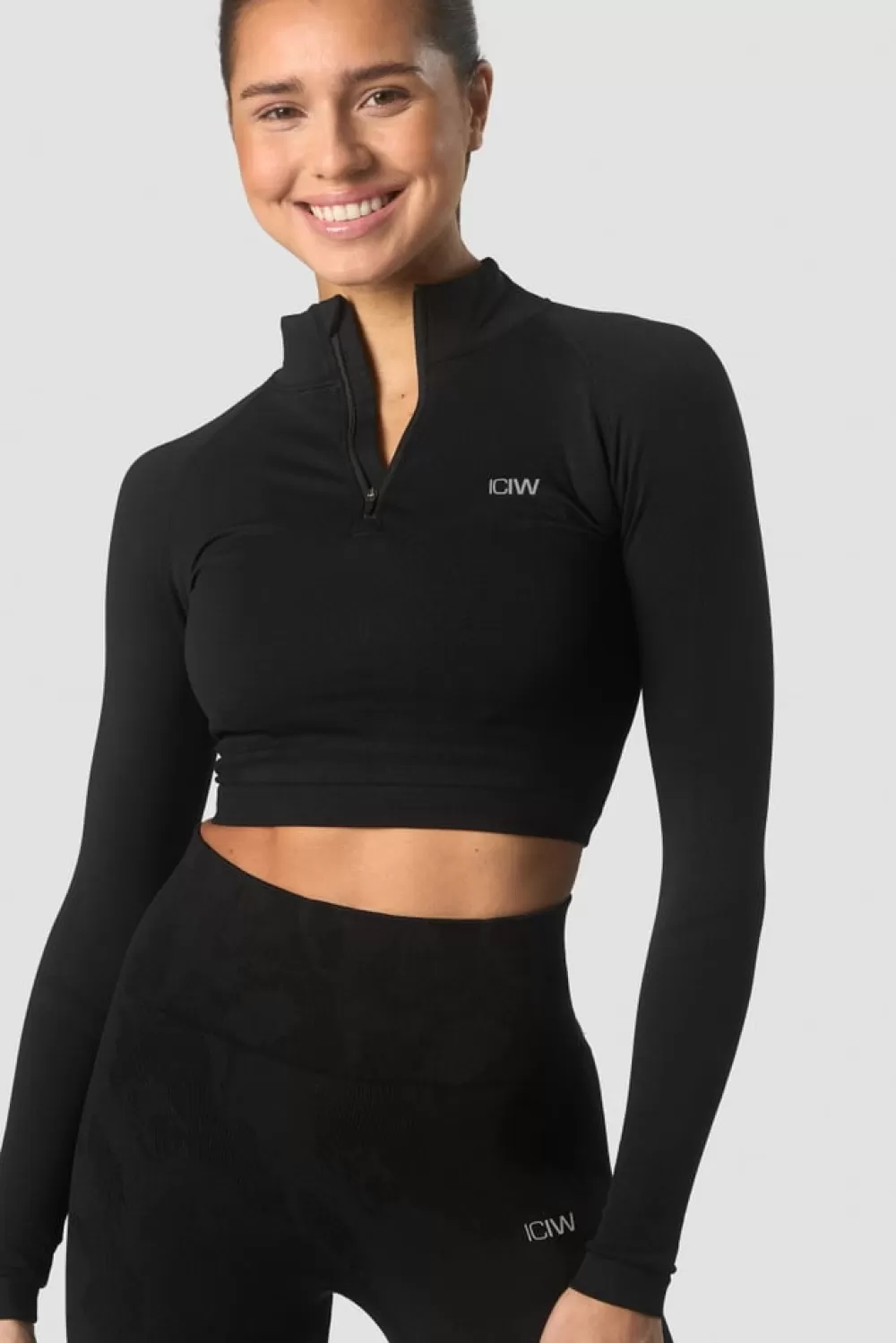 Women ICIW Define Seamless Cropped 1/4 Zip Black