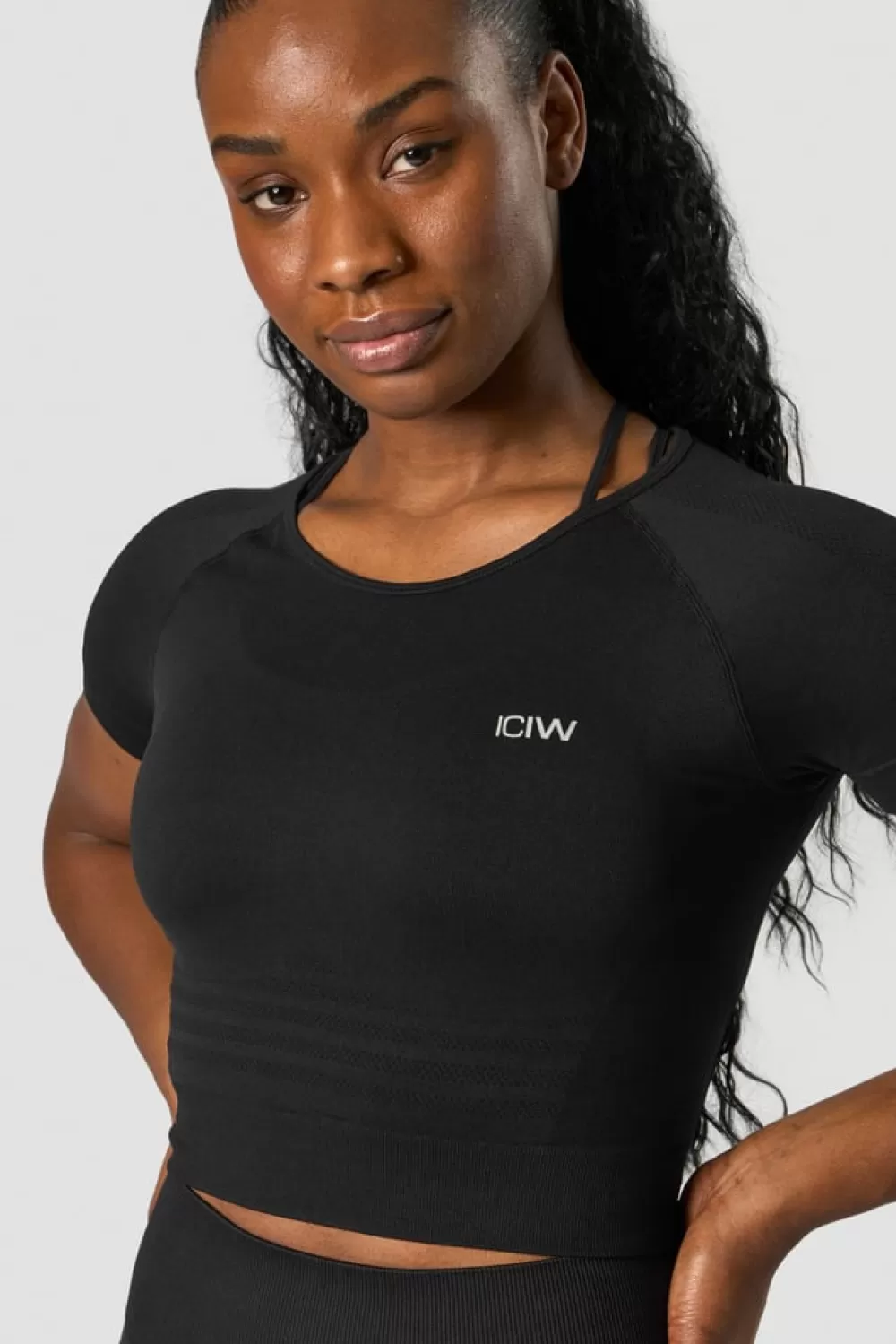 Women ICIW Define Seamless Cropped T-shirt Black Wmn