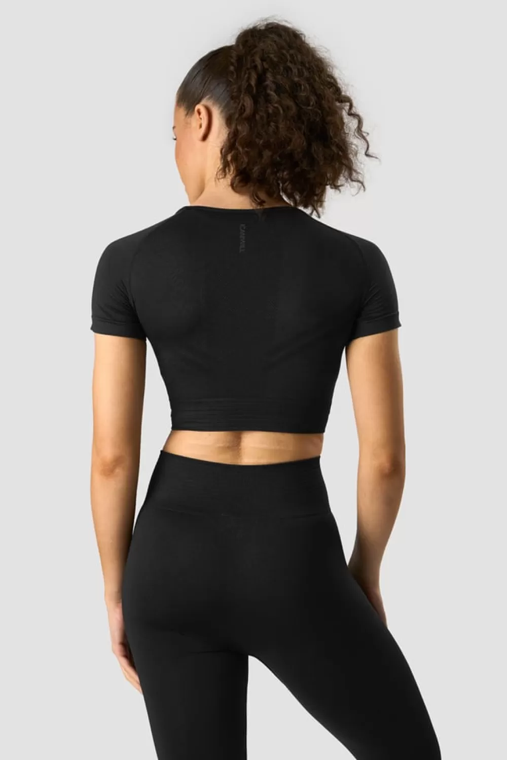 Women ICIW Define Seamless Cropped T-shirt Black/Black