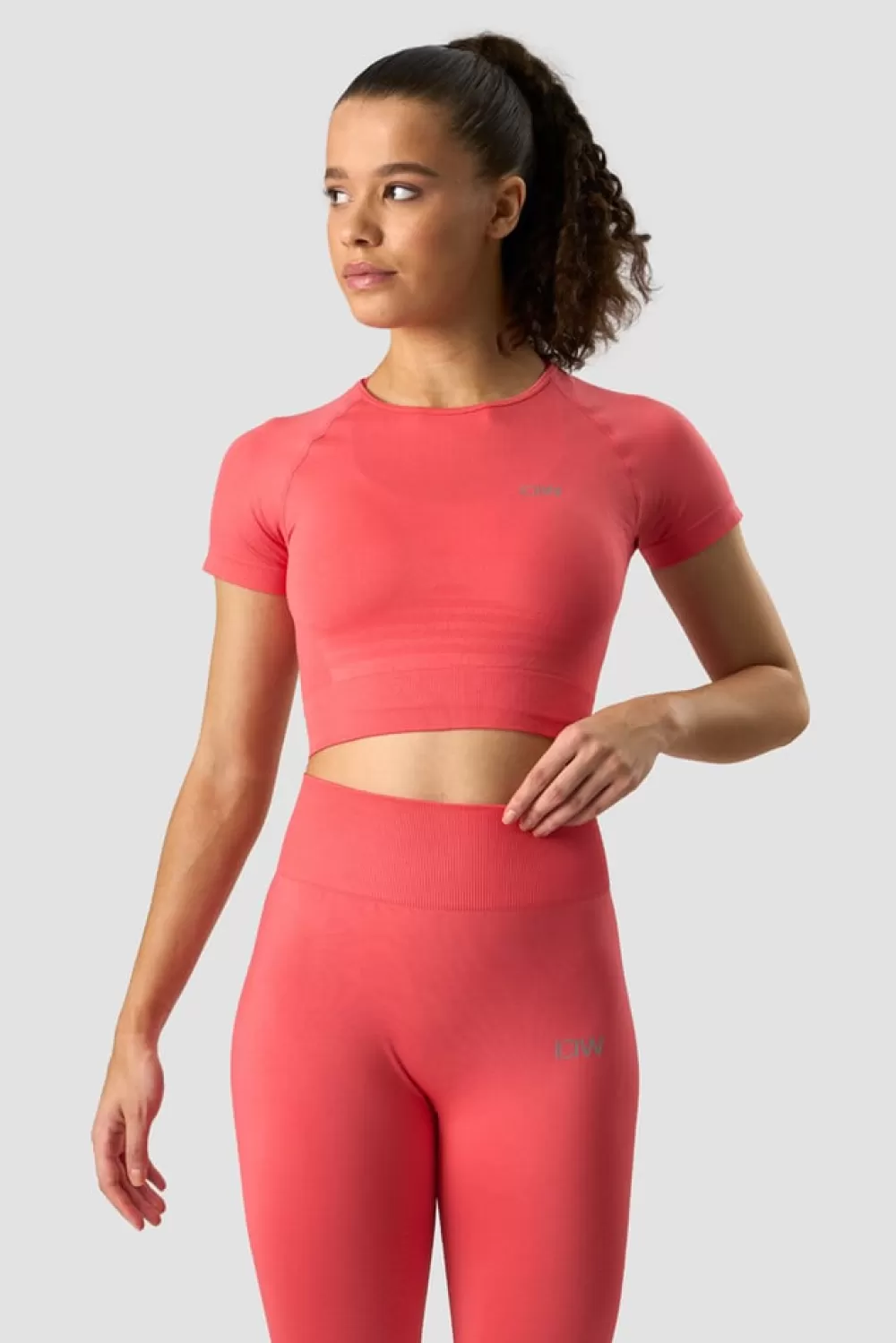 Women ICIW Define Seamless Cropped T-shirt Coral