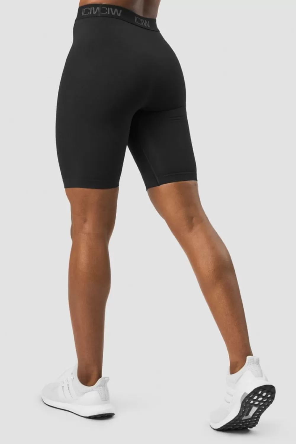 Women ICIW Define Seamless Logo Biker Shorts Black