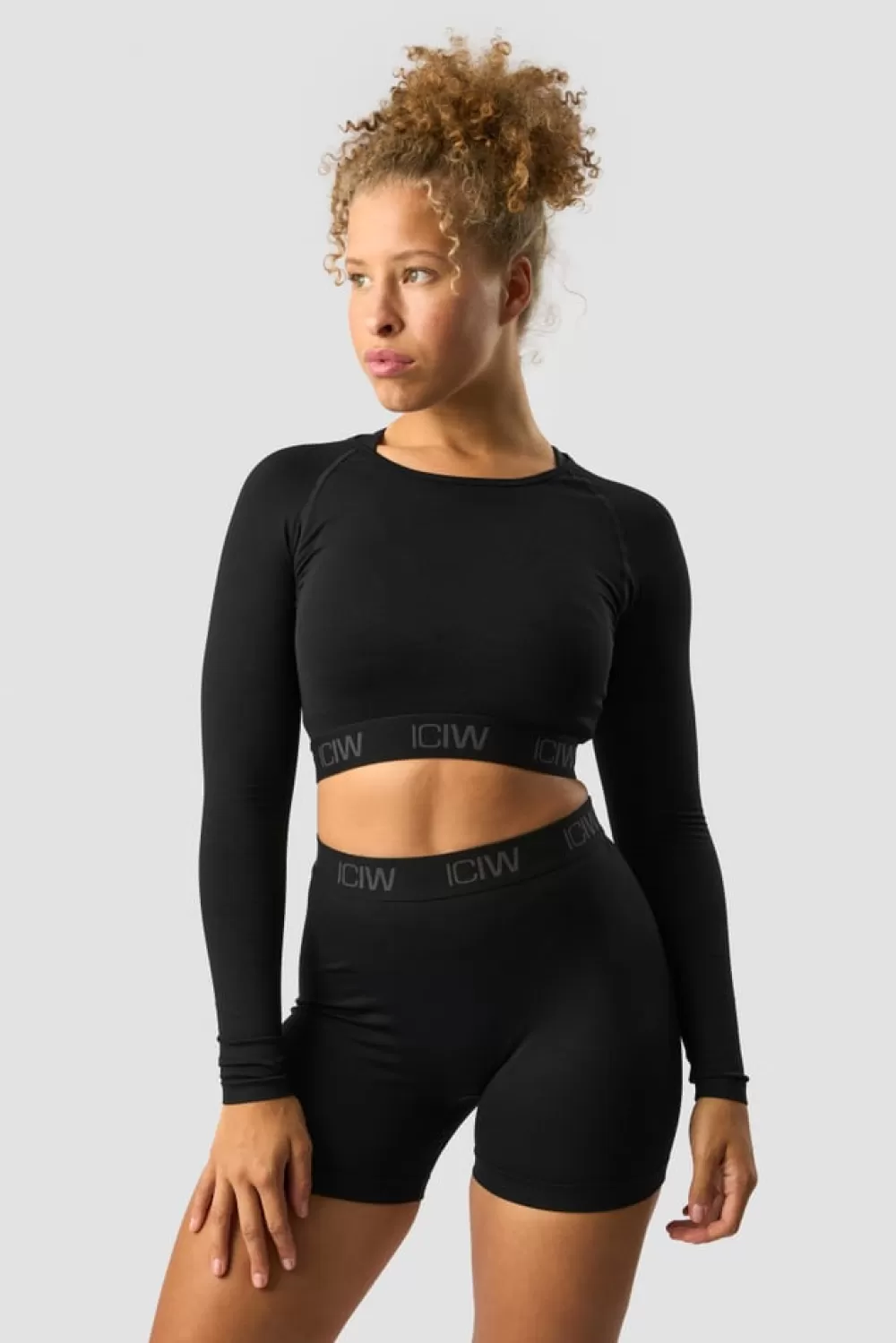 Women ICIW Define Seamless Logo Long Sleeve Crop Top Black