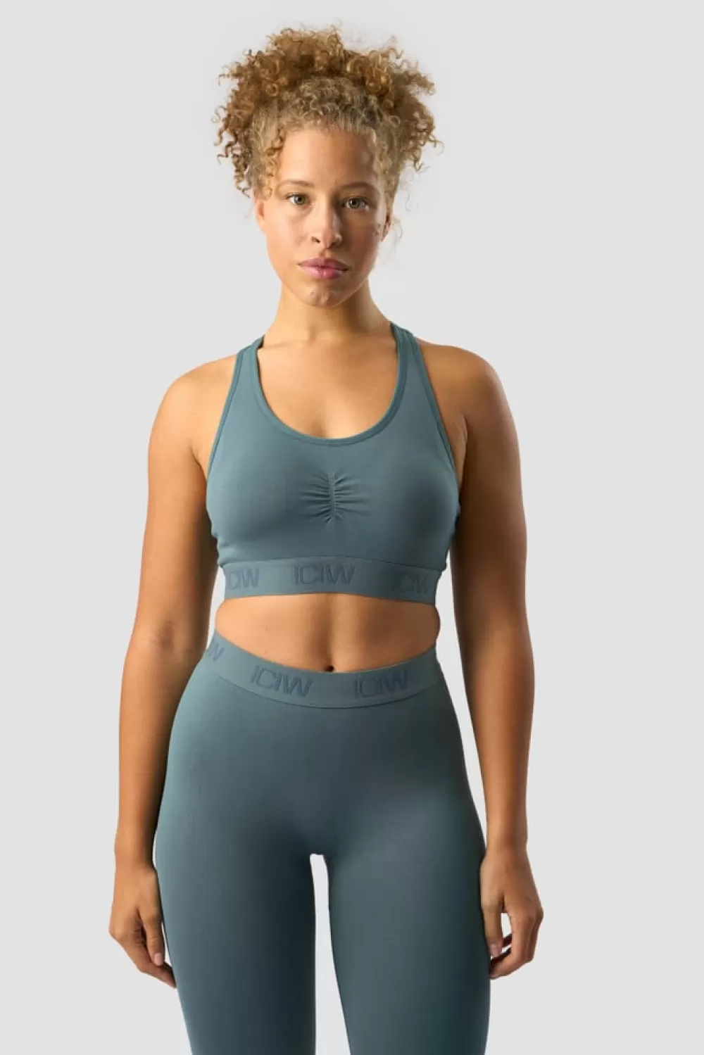 Women ICIW Define Seamless Logo Scrunch Sports Bra Jungle Green