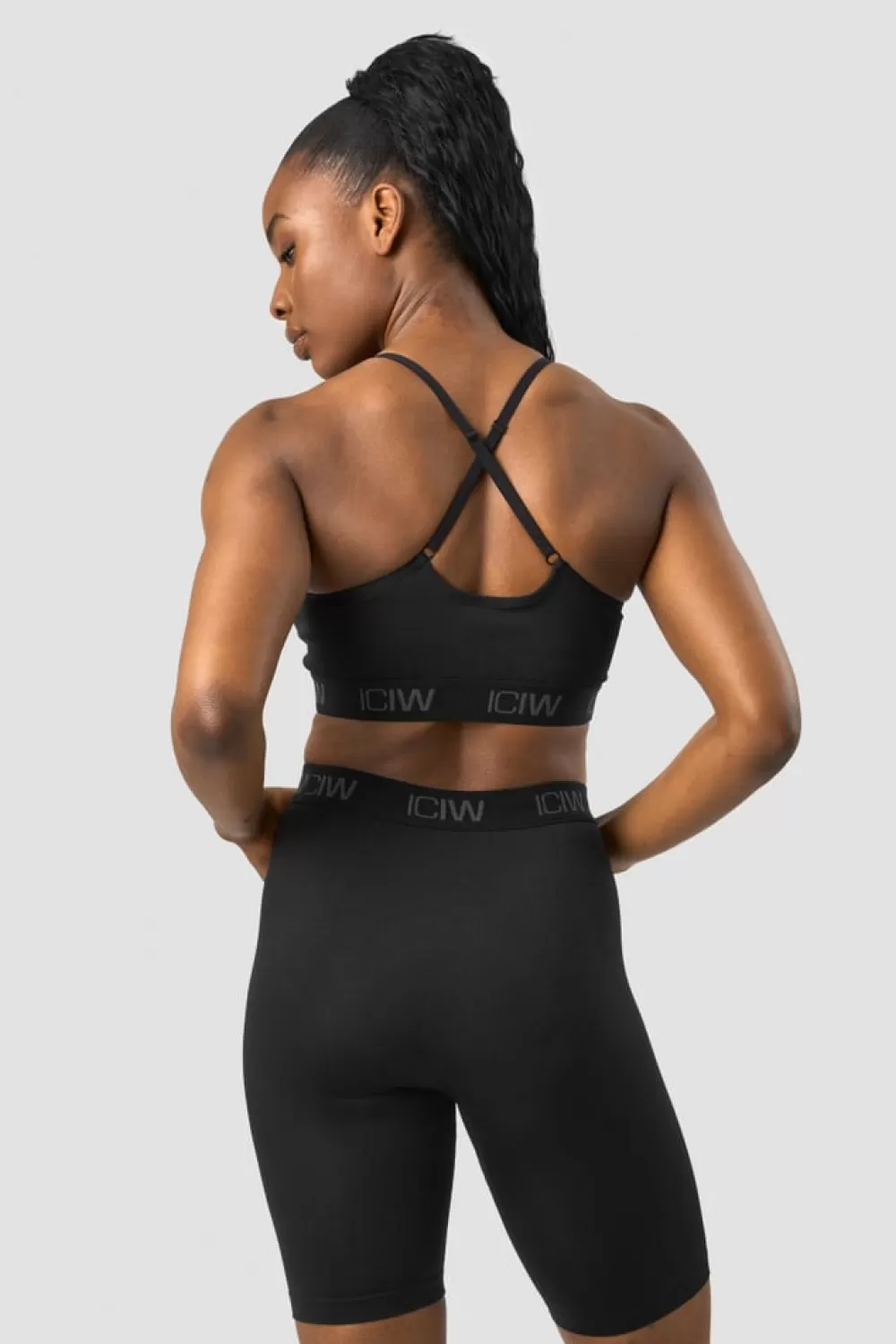 Women ICIW Define Seamless Logo Strappy Sports Bra Black