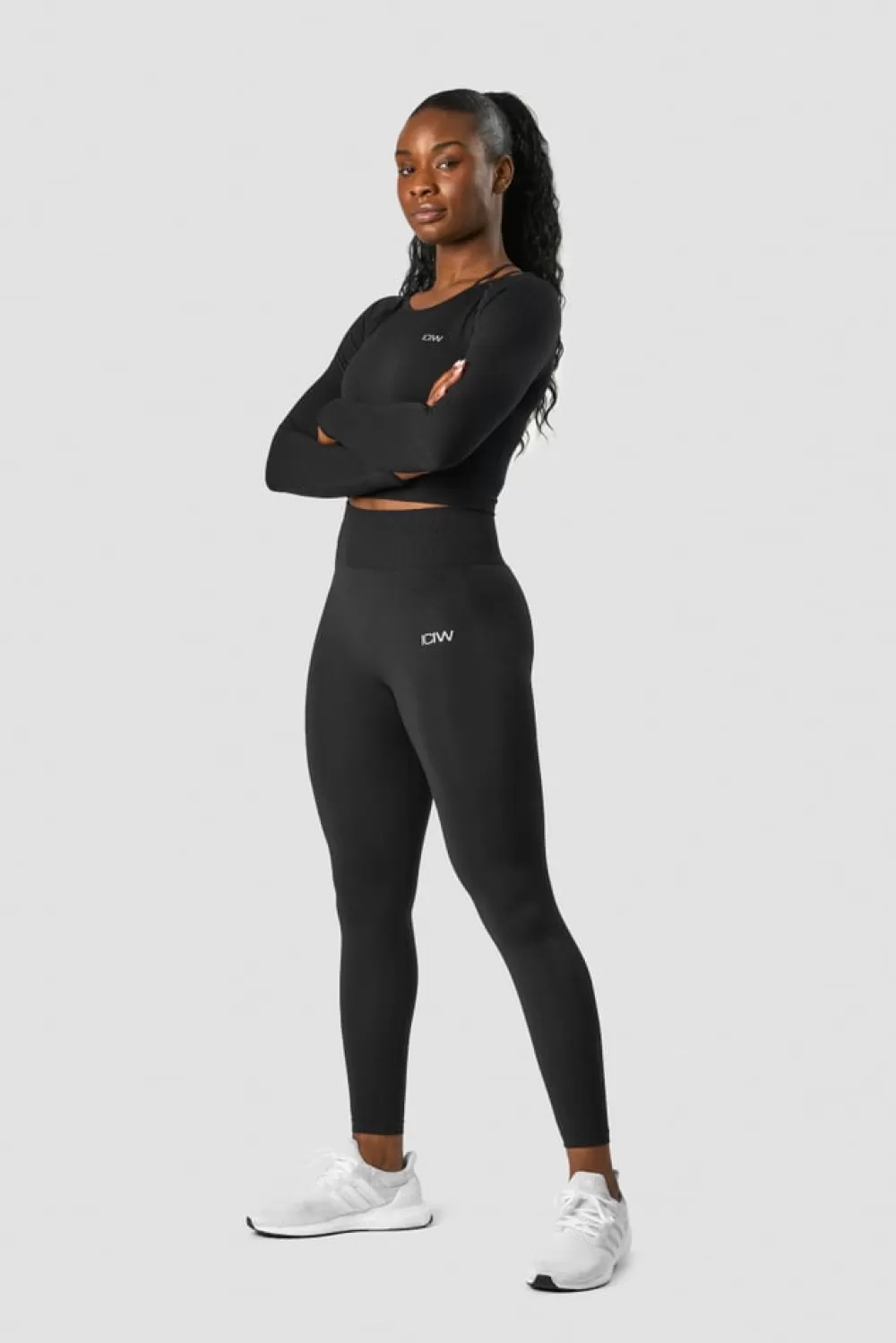 Women ICIW Define Seamless LS Crop Top Black Wmn