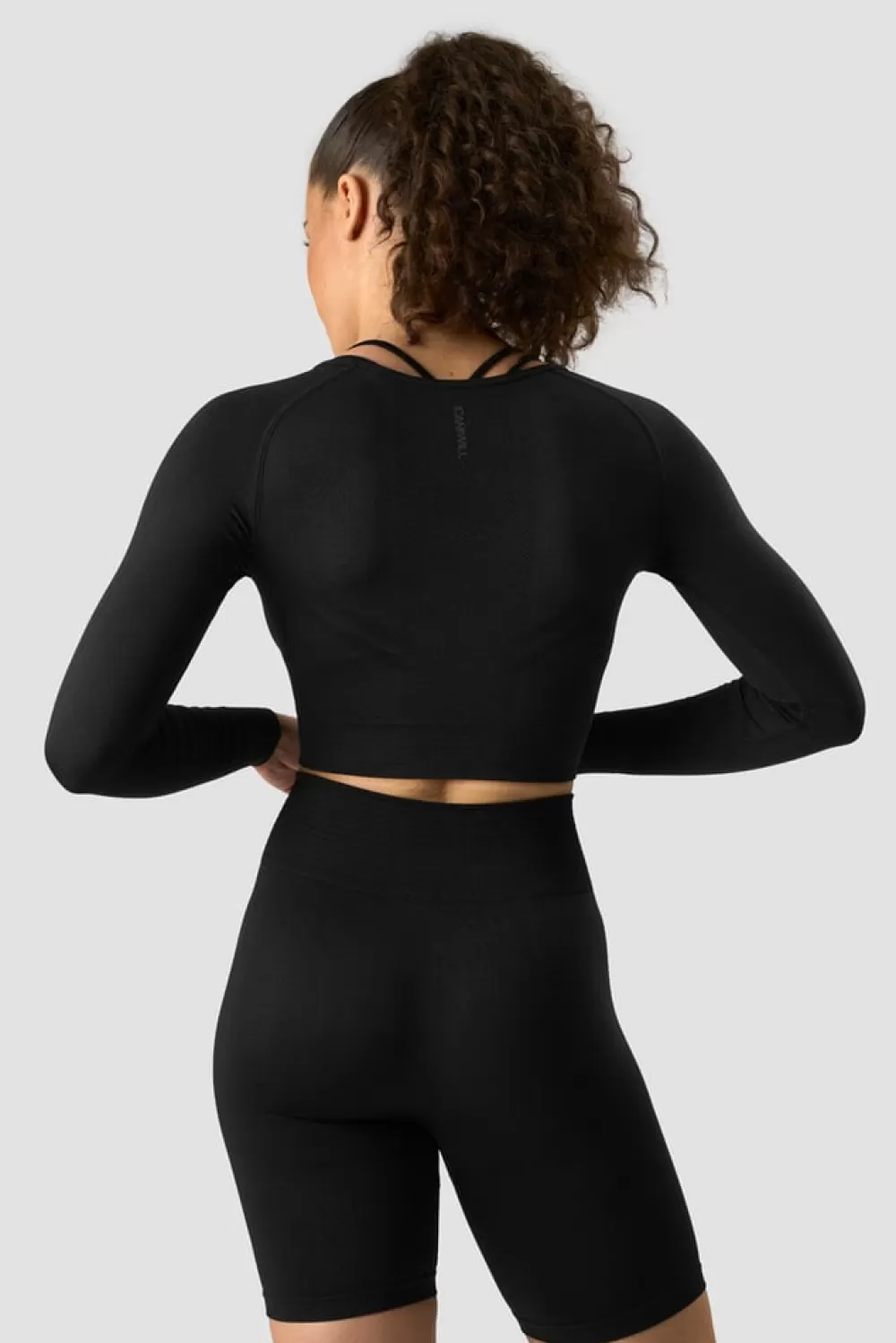 Women ICIW Define Seamless LS Crop Top Black/Black