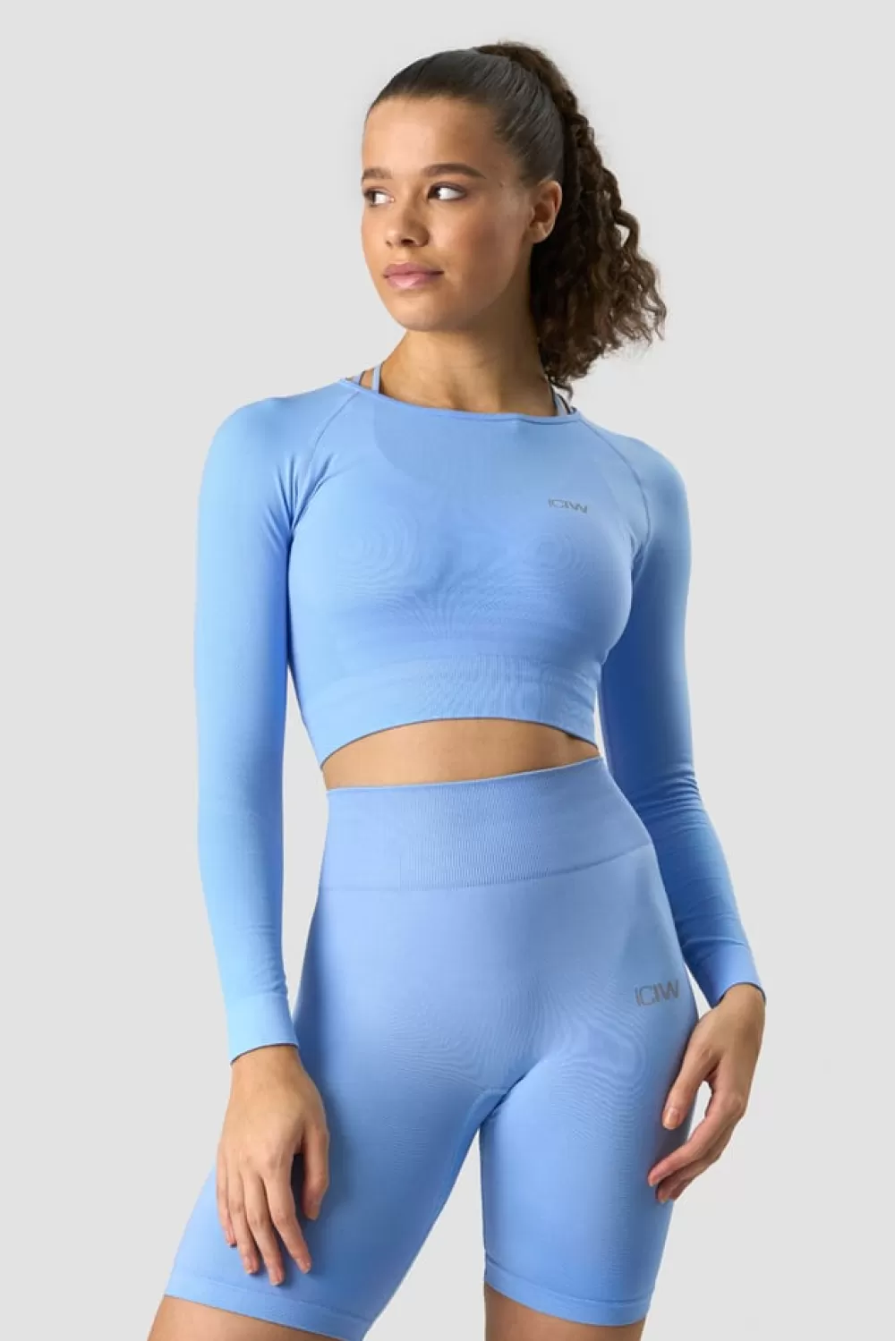 Women ICIW Define Seamless LS Crop Top Daisy Blue