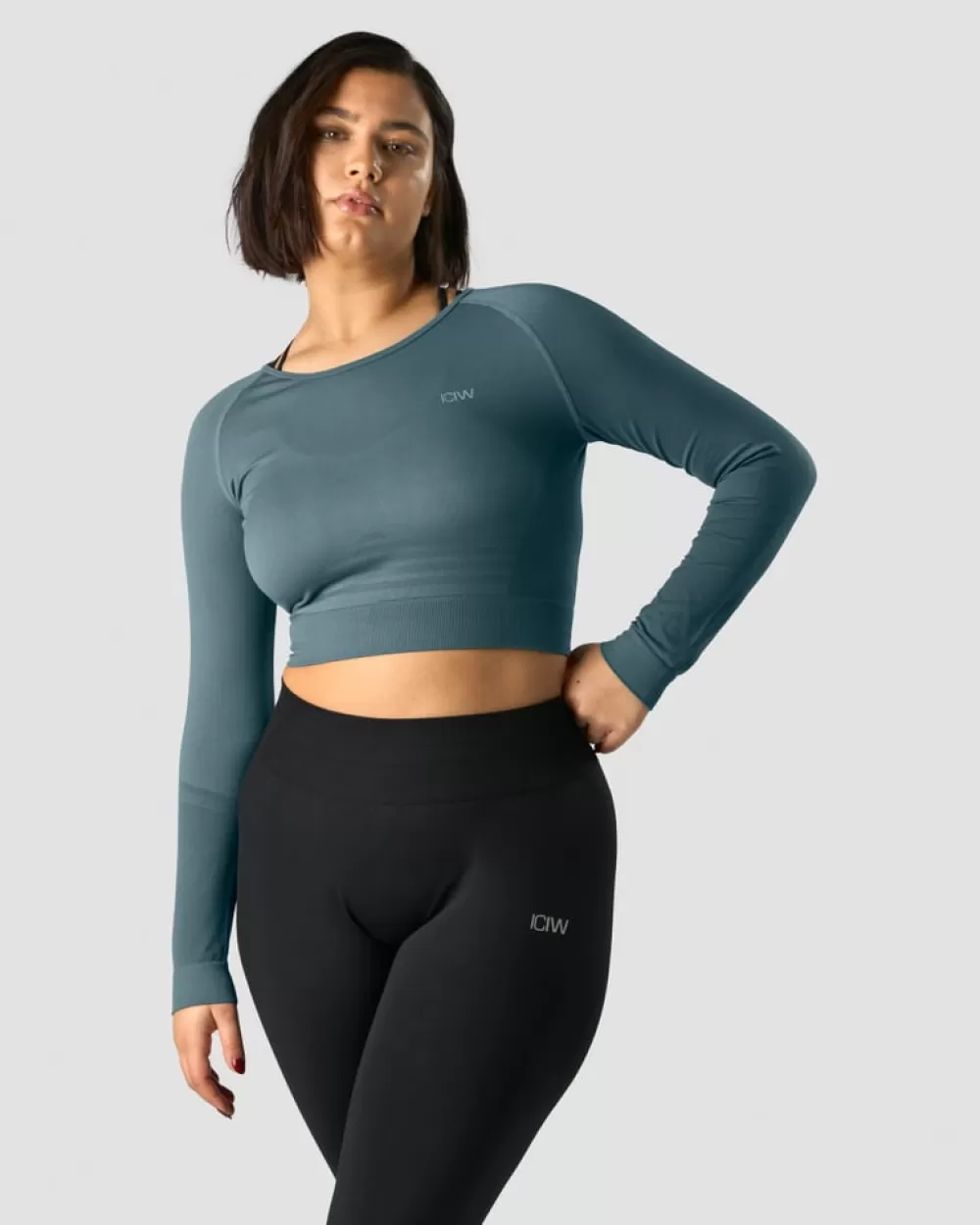 Women ICIW Define Seamless LS Crop Top Jungle Green Wmn