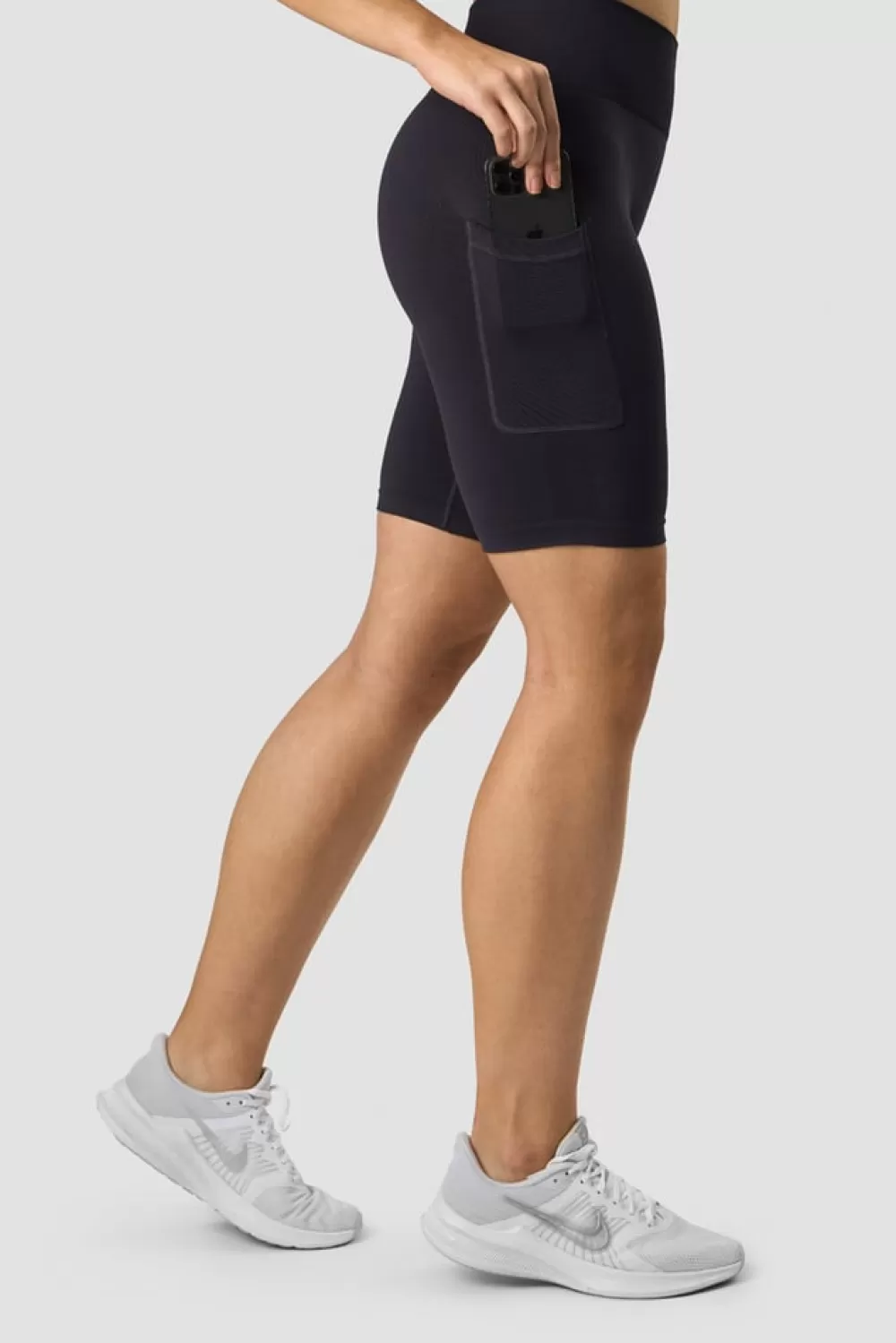 Women ICIW Define Seamless Pocket Biker Shorts Dk Graphite