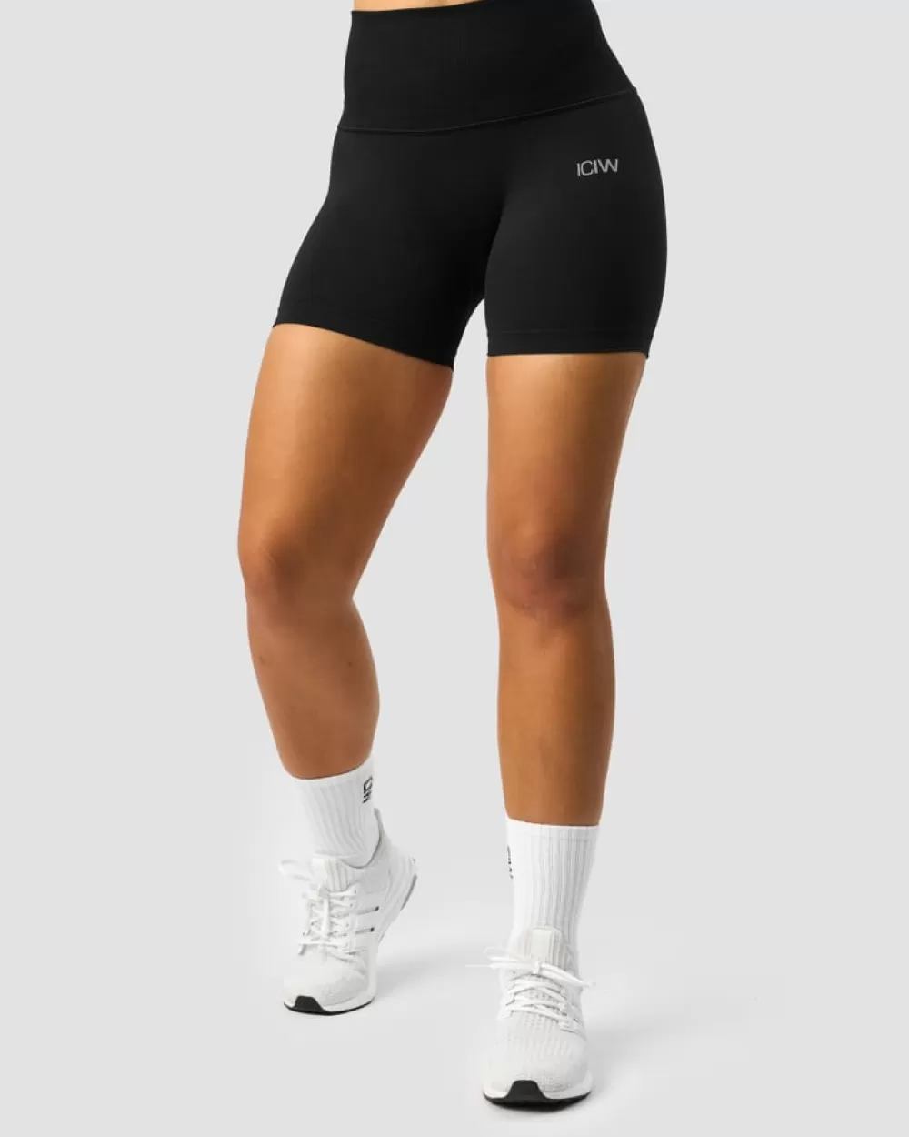 Women ICIW Define Seamless Pocket Shorts Wmn Black