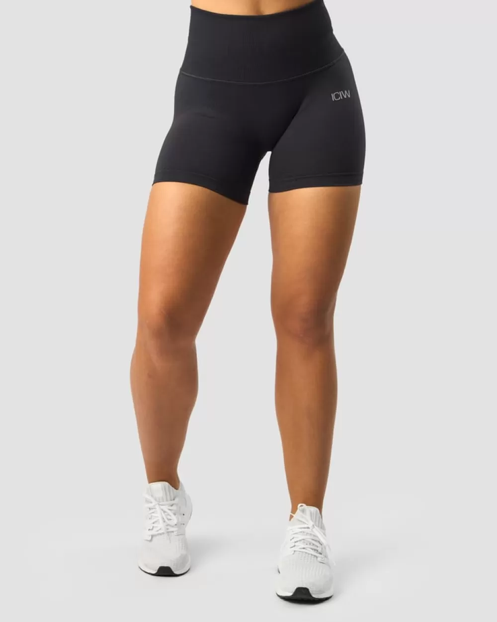 Women ICIW Define Seamless Pocket Shorts Wmn Dk Graphite