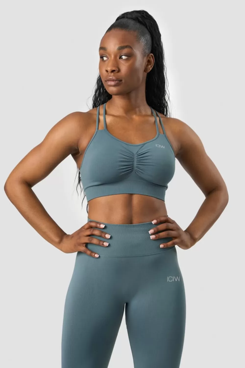 Women ICIW Define Seamless Scrunch Sports Bra Jungle Green