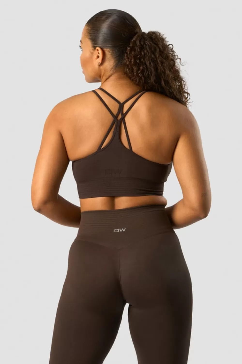 Women ICIW Define Seamless Sports Bra Dark Brown