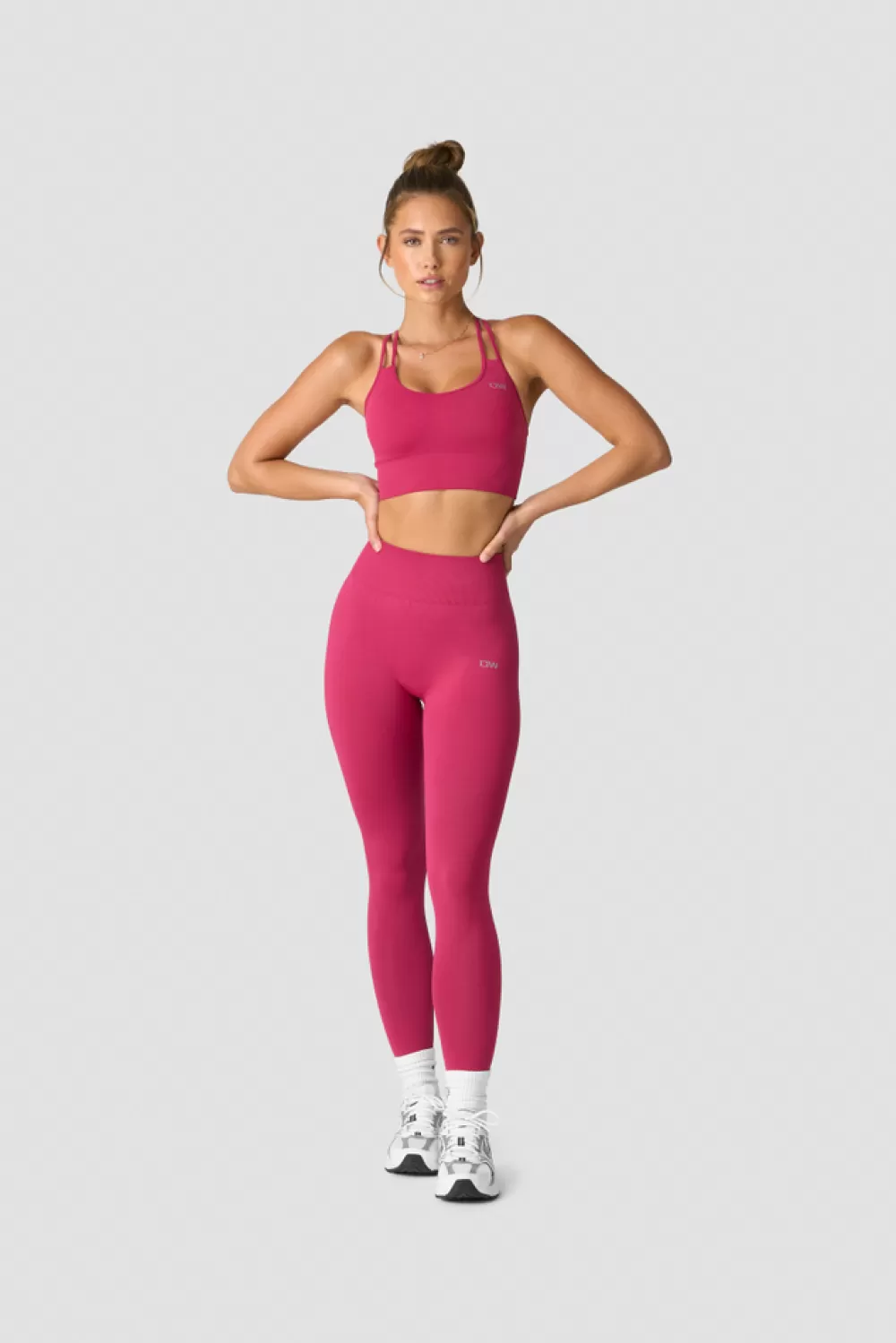 Women ICIW Define Seamless Sports Bra Dark Pink