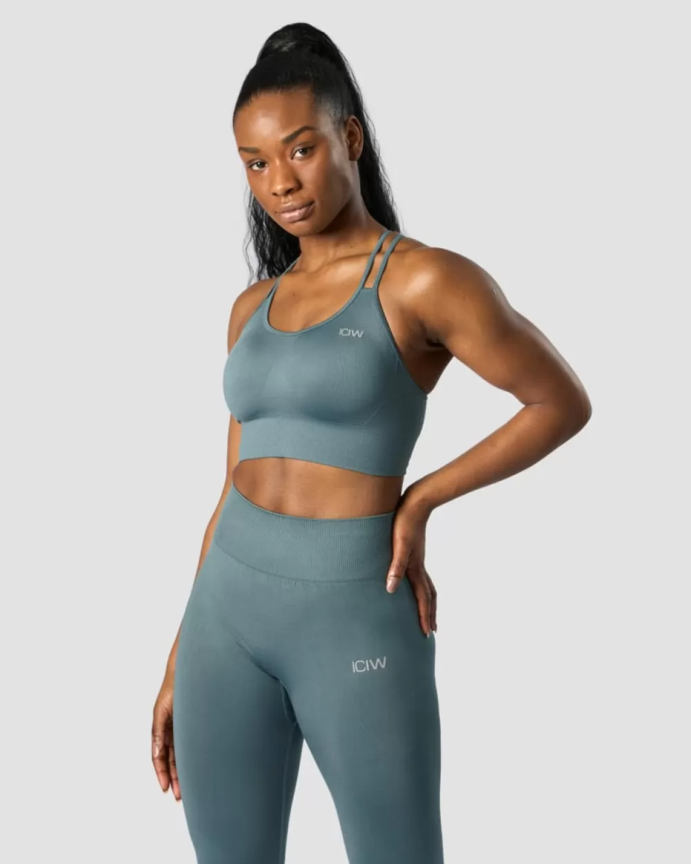 Women ICIW Define Seamless Sports Bra Jungle Green