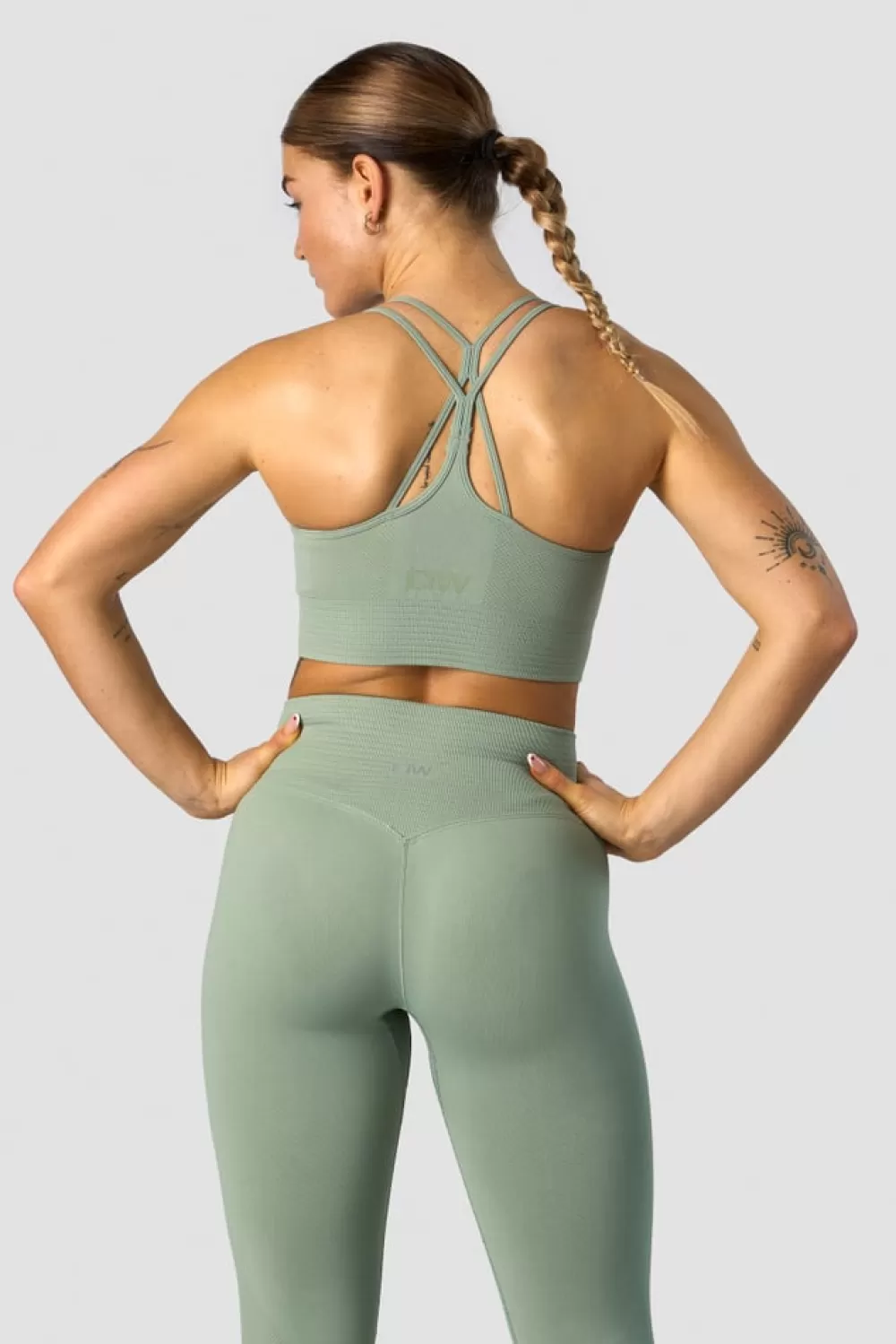 Women ICIW Define Seamless Sports Bra Light Sage Green