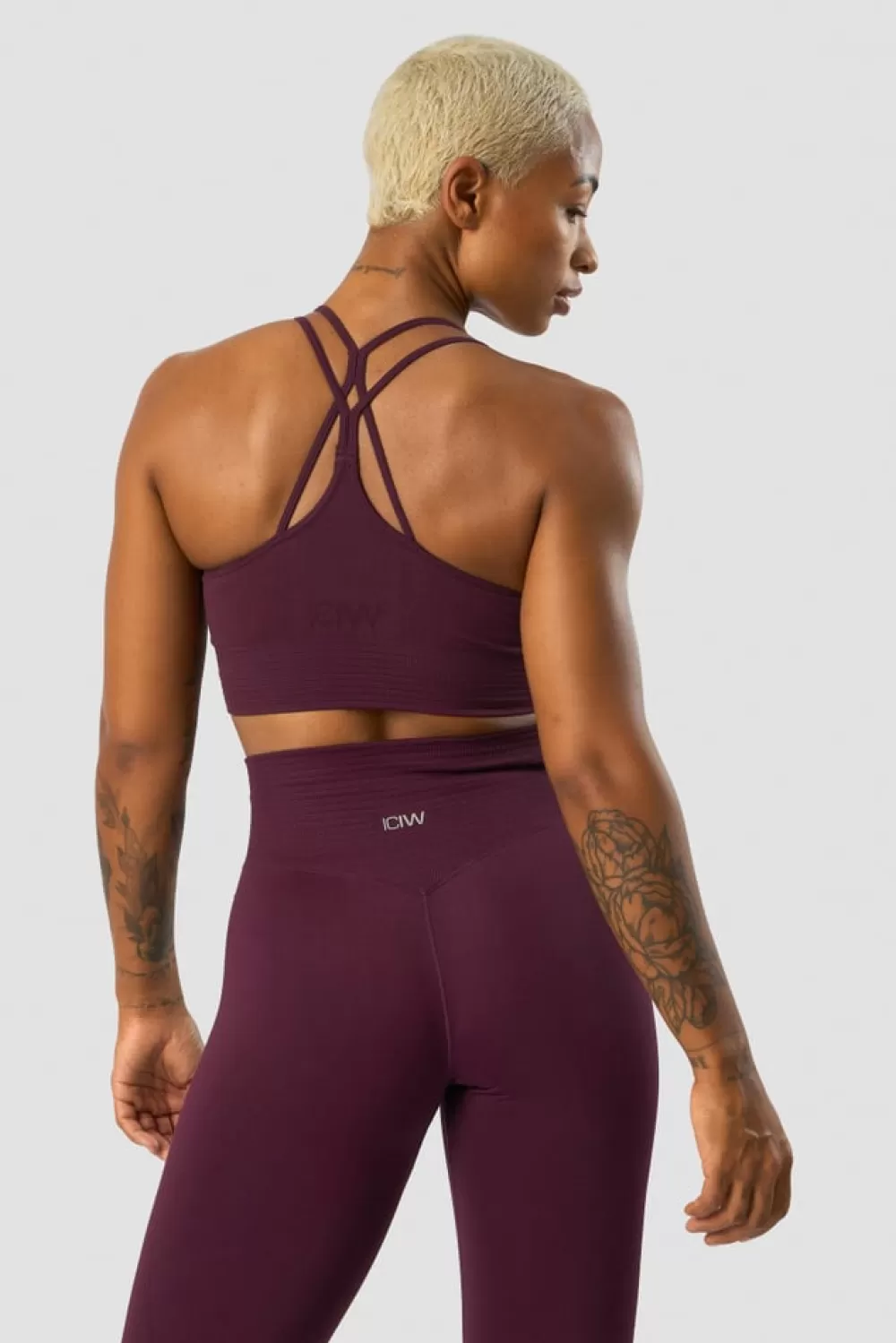 Women ICIW Define Seamless Sports Bra Maroon