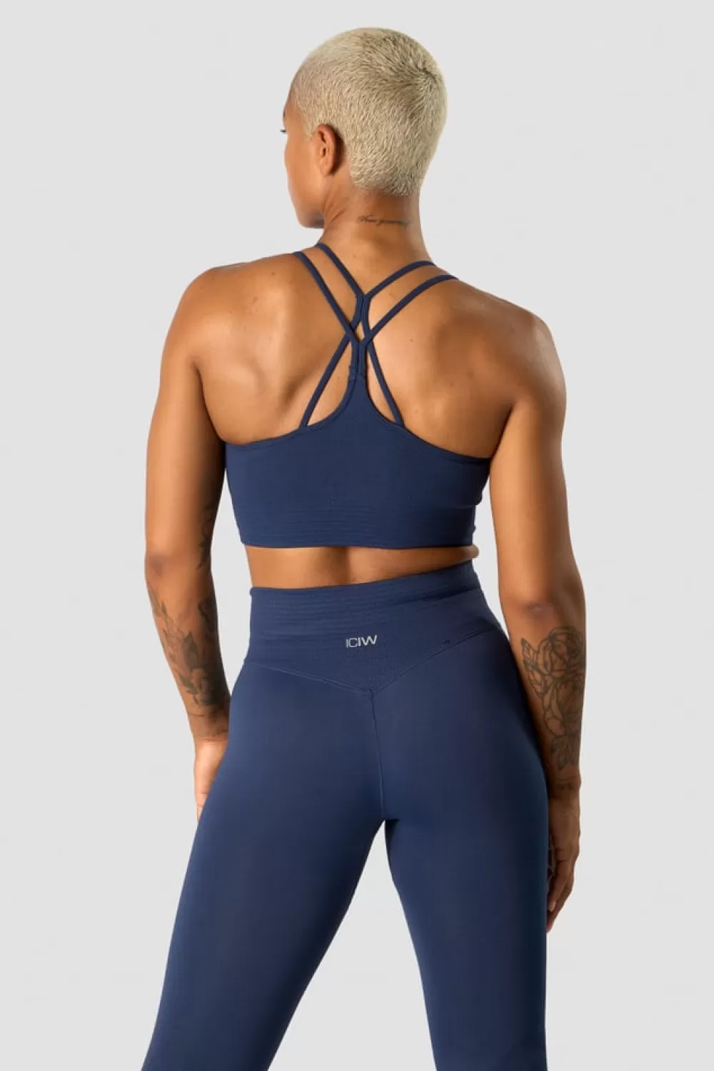 Women ICIW Define Seamless Sports Bra Navy