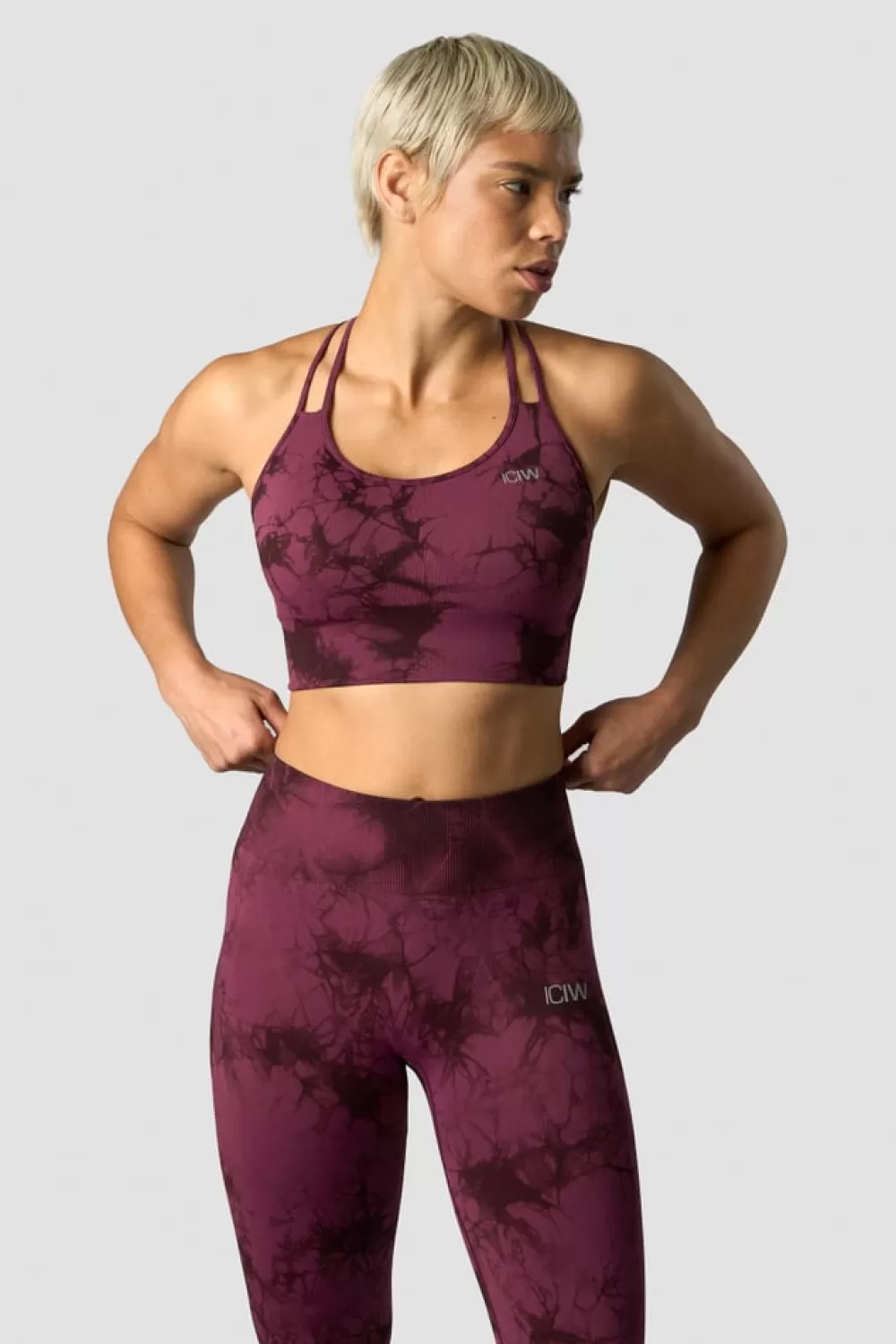 Women ICIW Define Seamless Tie Dye Sports Bra Burgundy