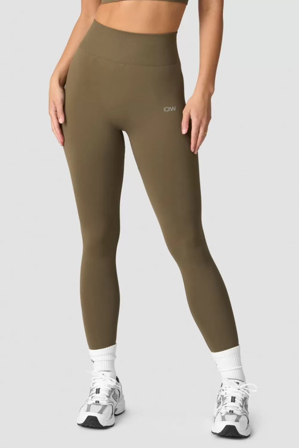 Women ICIW Define Seamless Tights Dark Sand