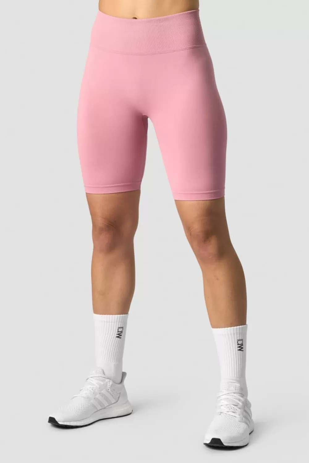 Women ICIW Define Seamless V-shape Biker Shorts Dusty Pink