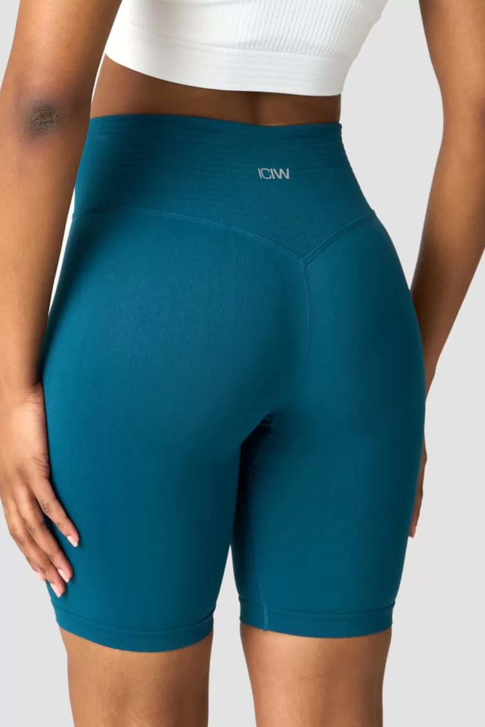 Women ICIW Define Seamless V-shape Biker Shorts Teal Blue