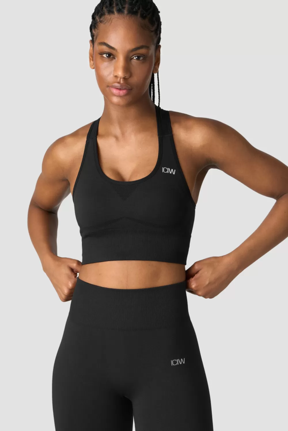 Women ICIW Divine Seamless Sports Bra Black