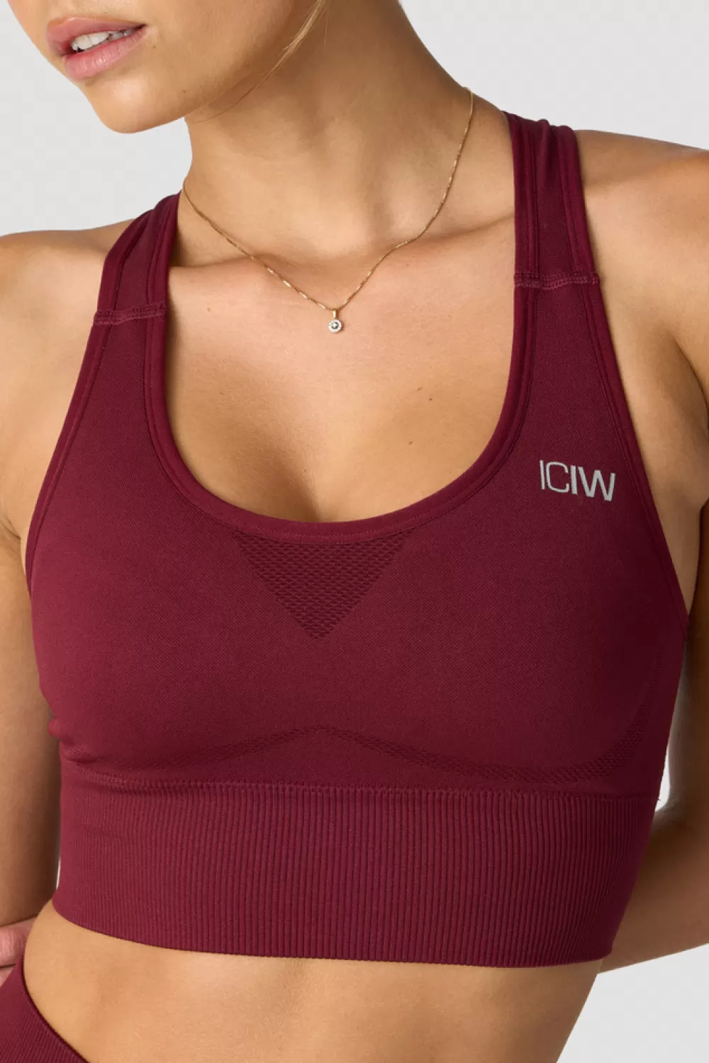 Women ICIW Divine Seamless Sports Bra Burgundy