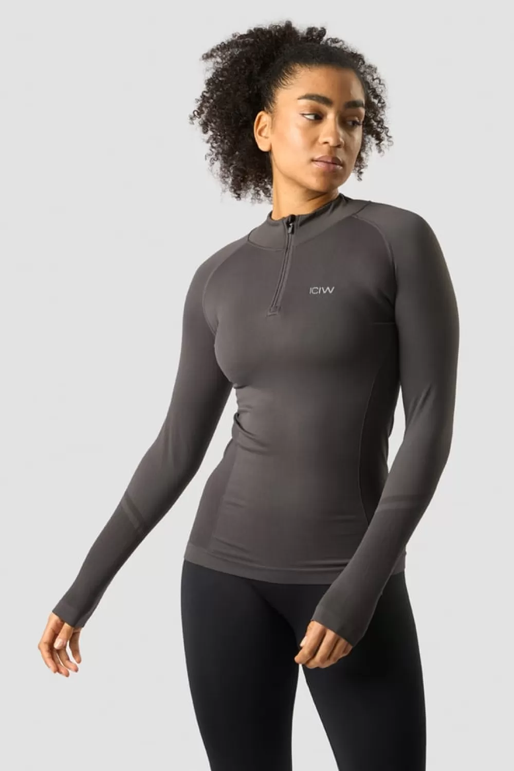 Women ICIW Everyday Seamless 1/4 Zip Wmn Graphite