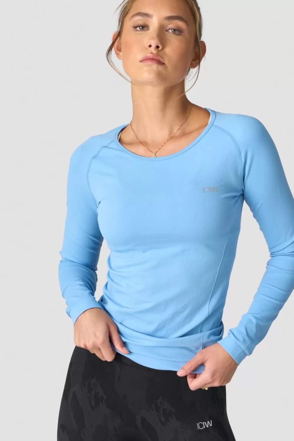 Women ICIW Everyday Seamless LS Dove Blue