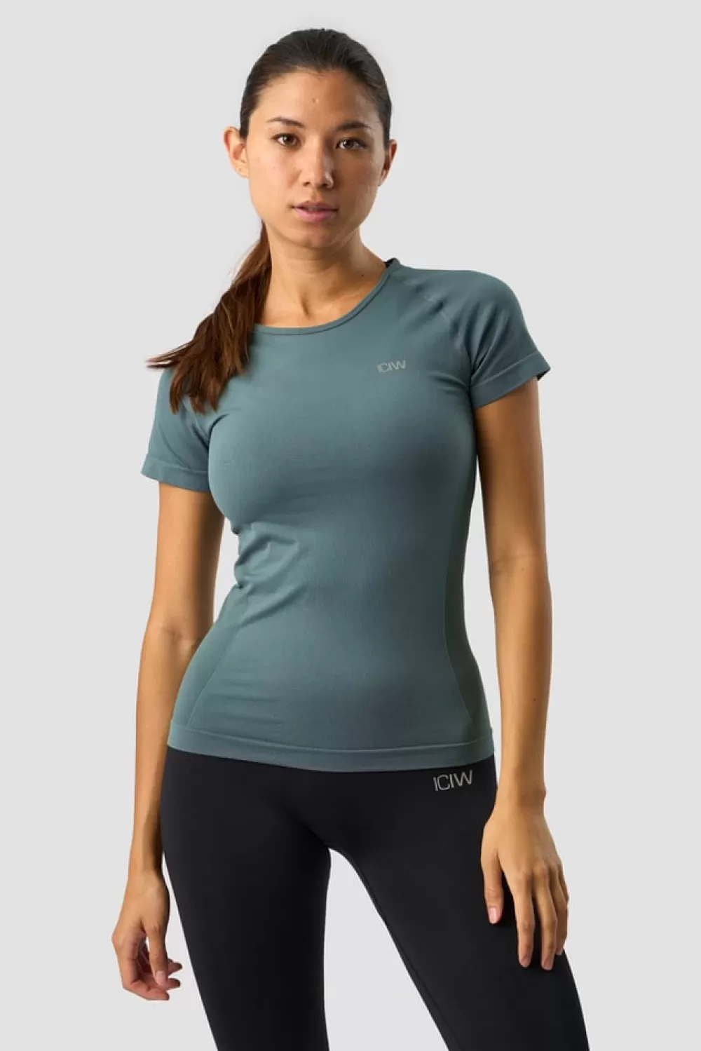 Women ICIW Everyday Seamless T-shirt Jungle Green