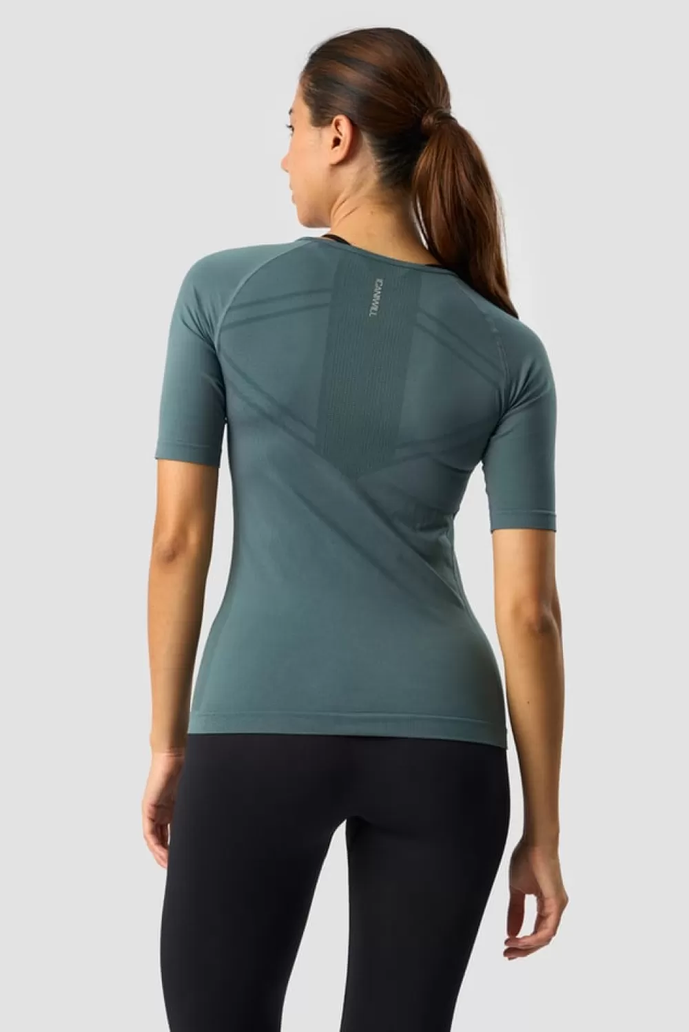 Women ICIW Everyday Seamless T-shirt Mid Sleeve Jungle Green