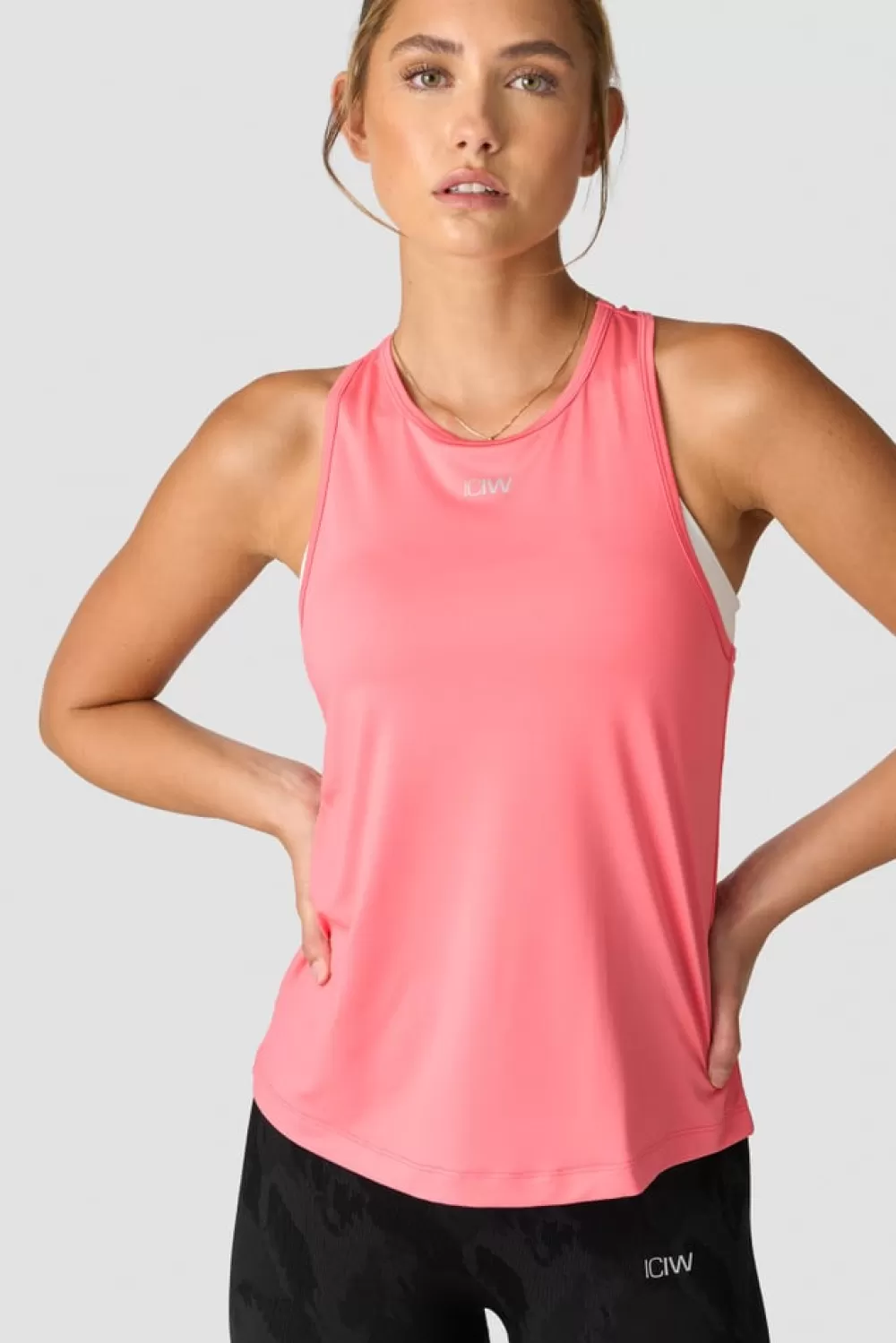 Women ICIW High Neck Tank Top Wmn Rose