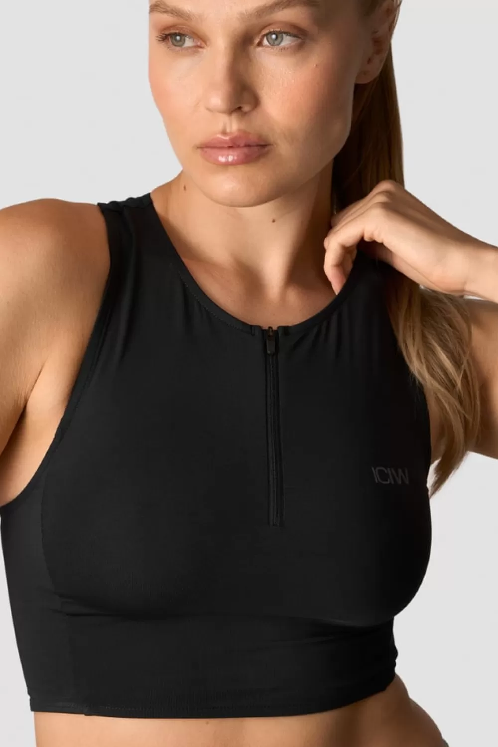 Women ICIW Mirage Cropped 1/4 Zip Tank Top Wmn Black