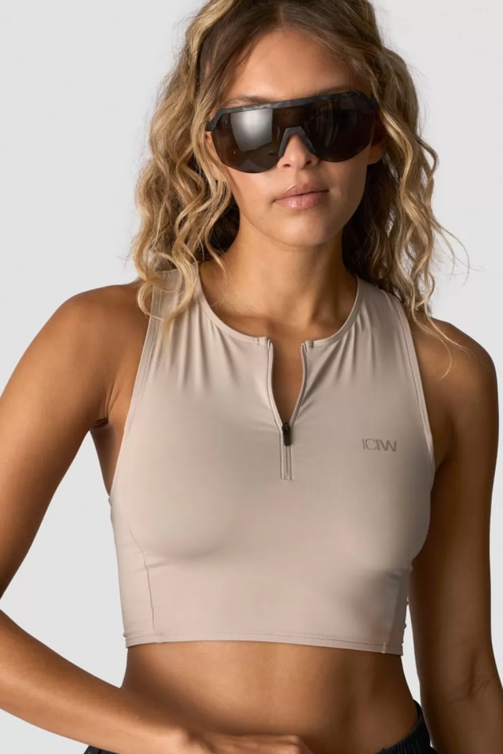 Women ICIW Mirage Cropped 1/4 Zip Tank Top Wmn Light Cool Brown