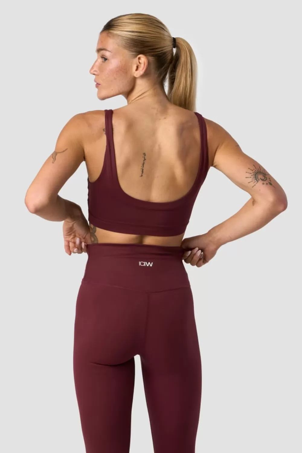 Women ICIW Nimble Sports Bra Burgundy