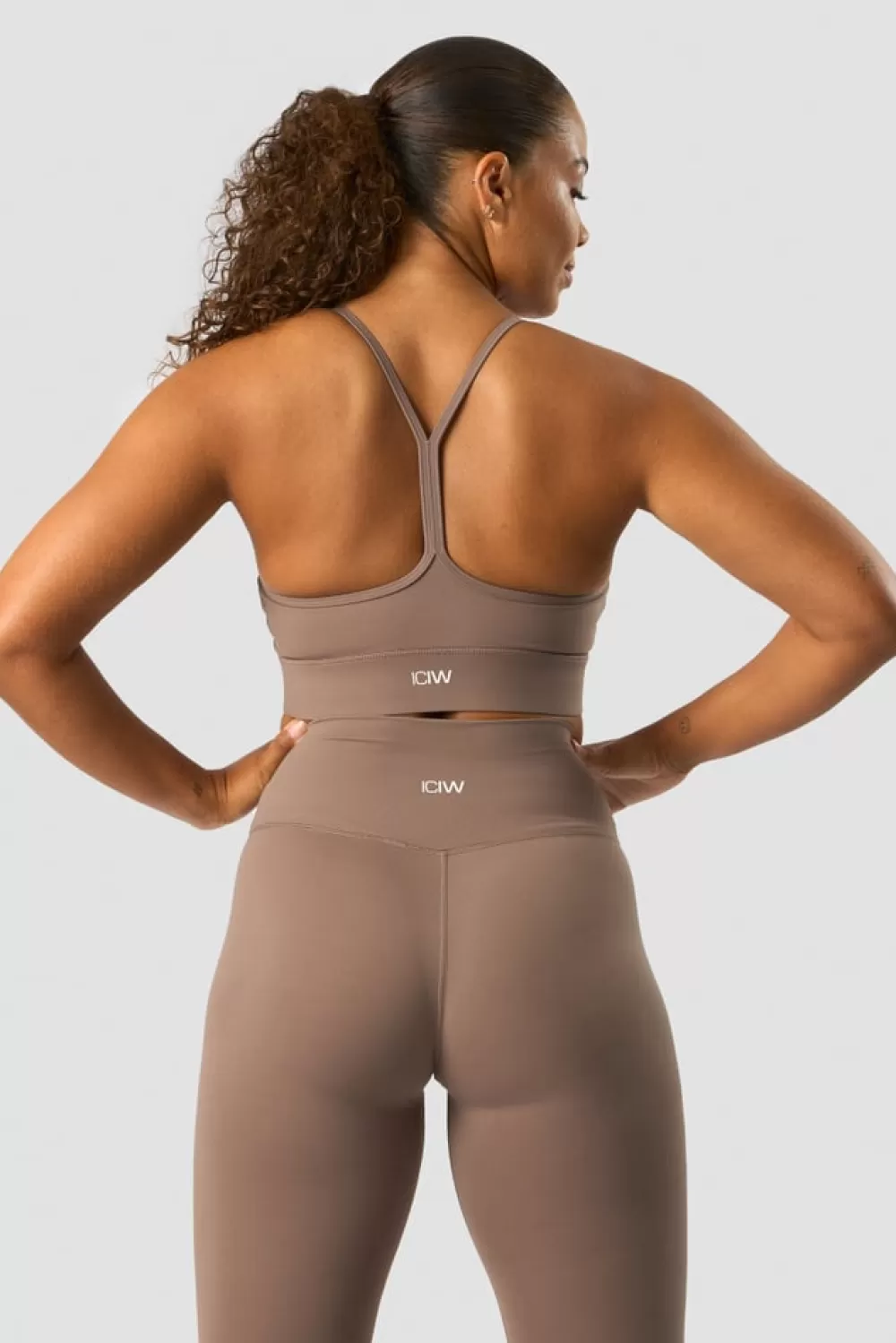 Women ICIW Nimble Strappy Sports Bra Dusty Brown