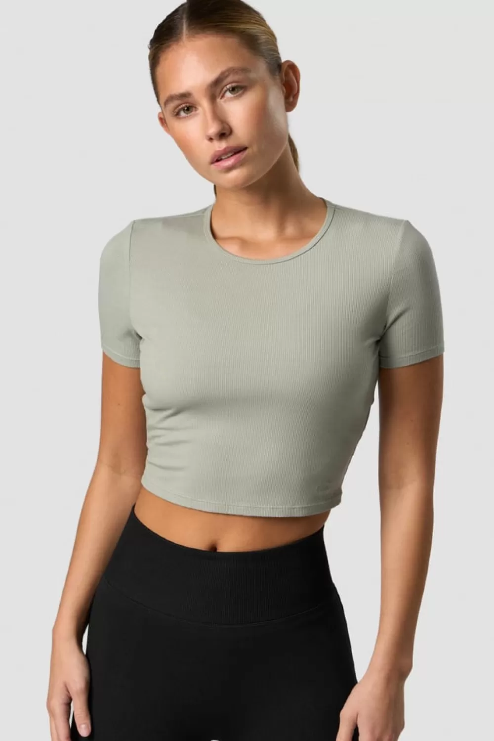 Women ICIW Recharge Cropped T-shirt Wmn Faded Green