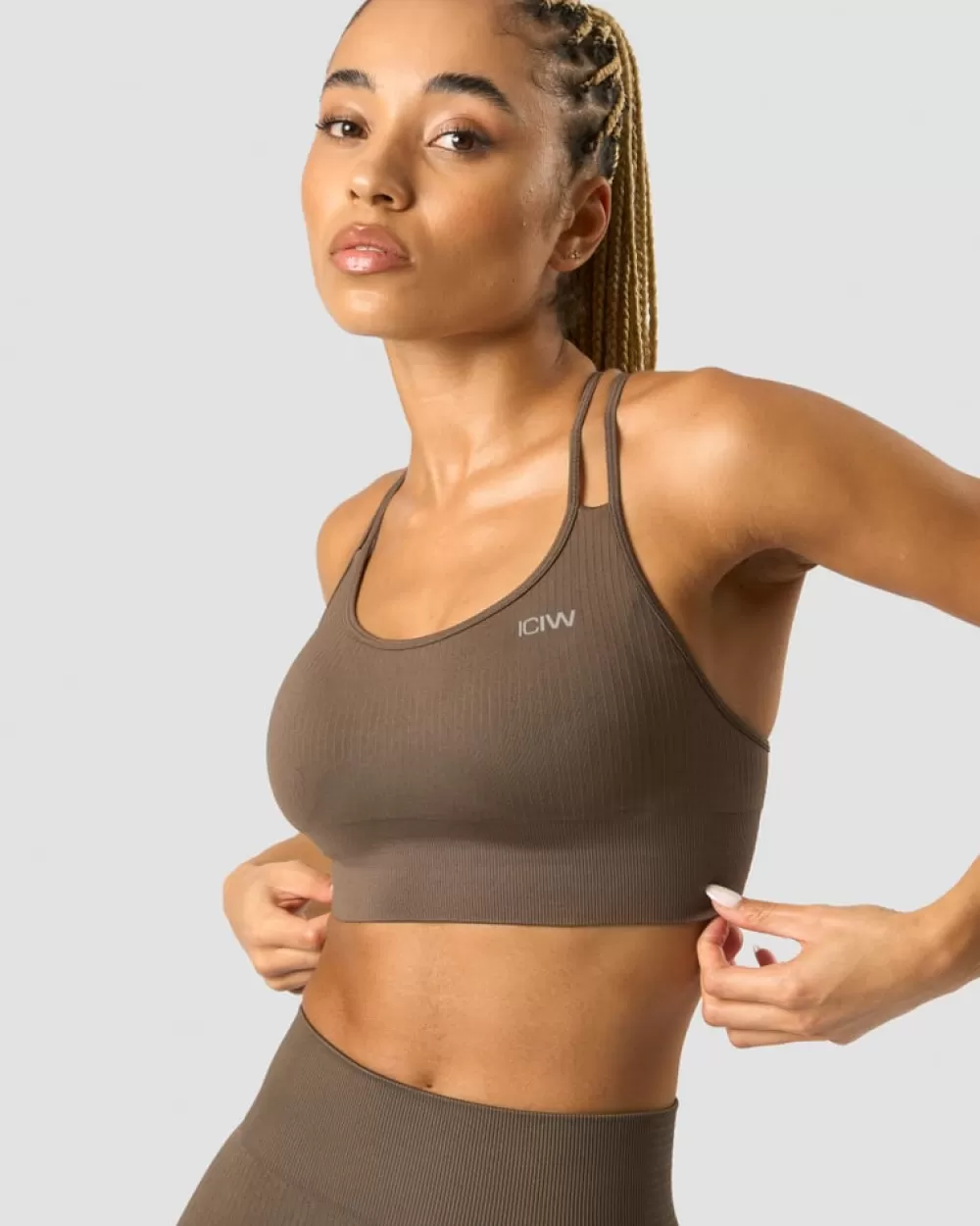 Women ICIW Ribbed Define Seamless Sports Bra Dark Sand