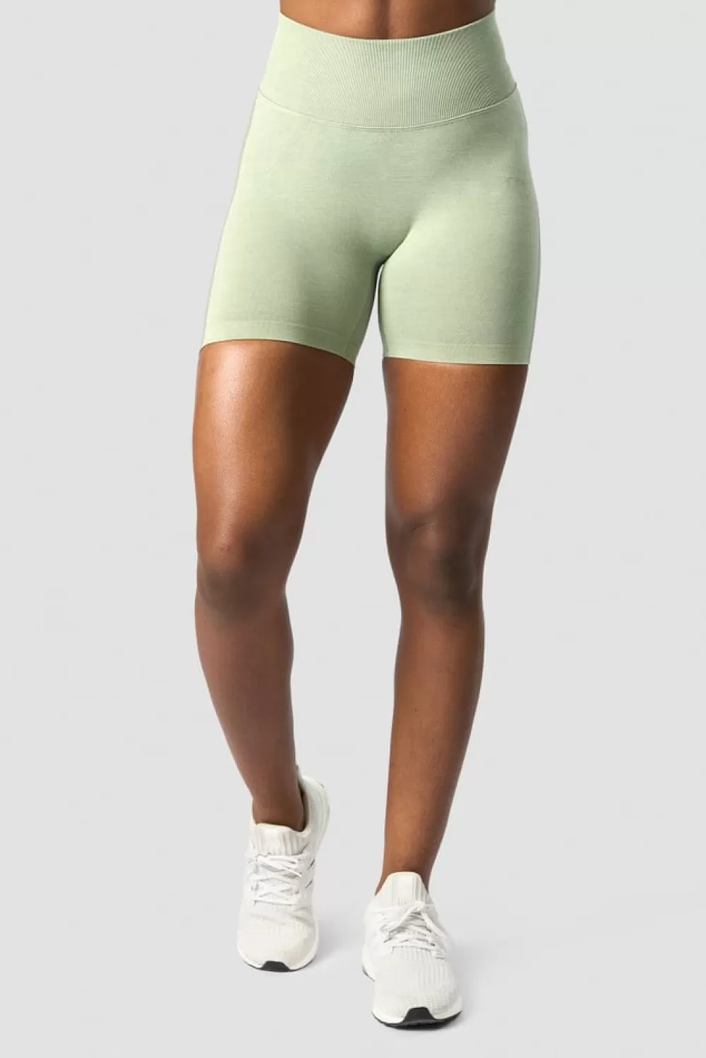 Women ICIW Rush Seamless Shorts Sage Green