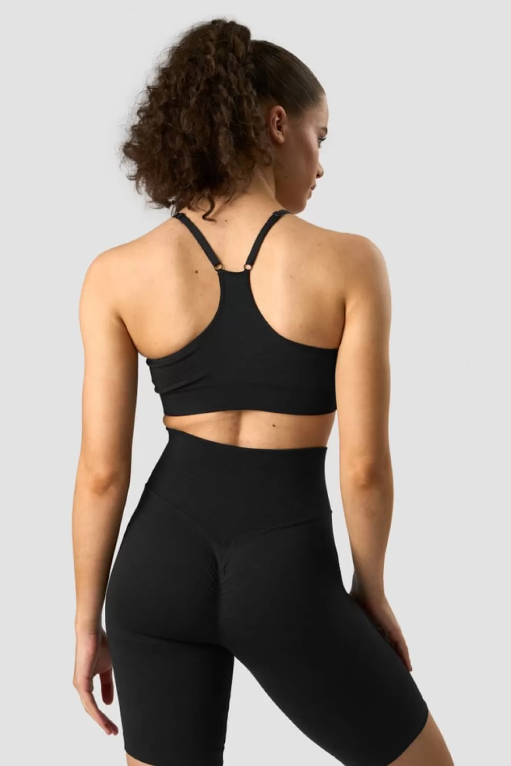 Women ICIW Scrunch Seamless Sports Bra Black