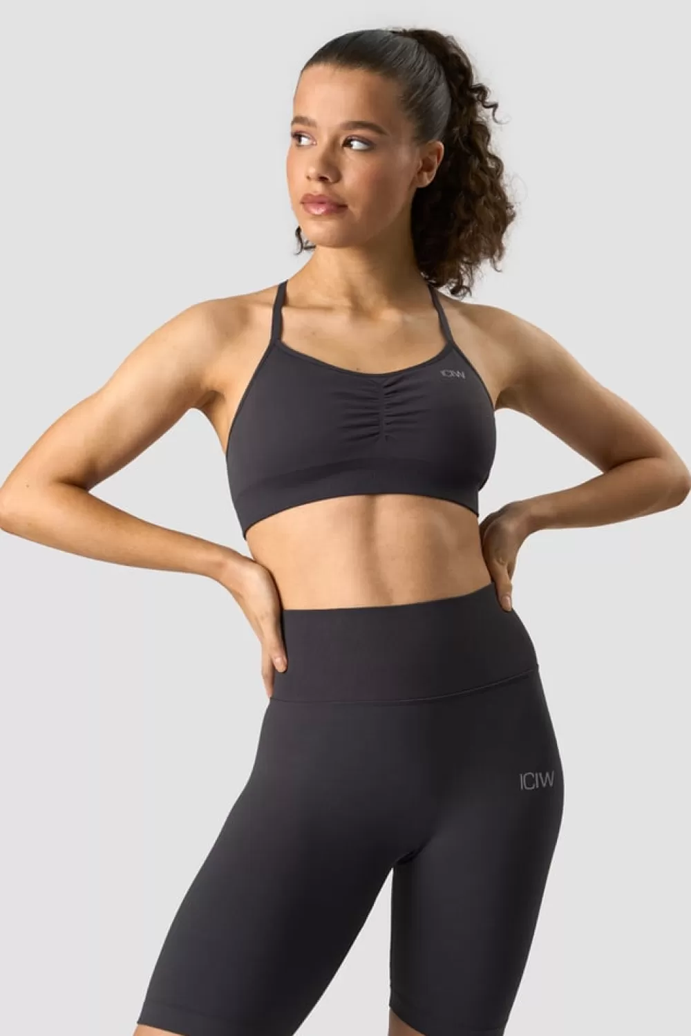 Women ICIW Scrunch Seamless Sports Bra Graphite