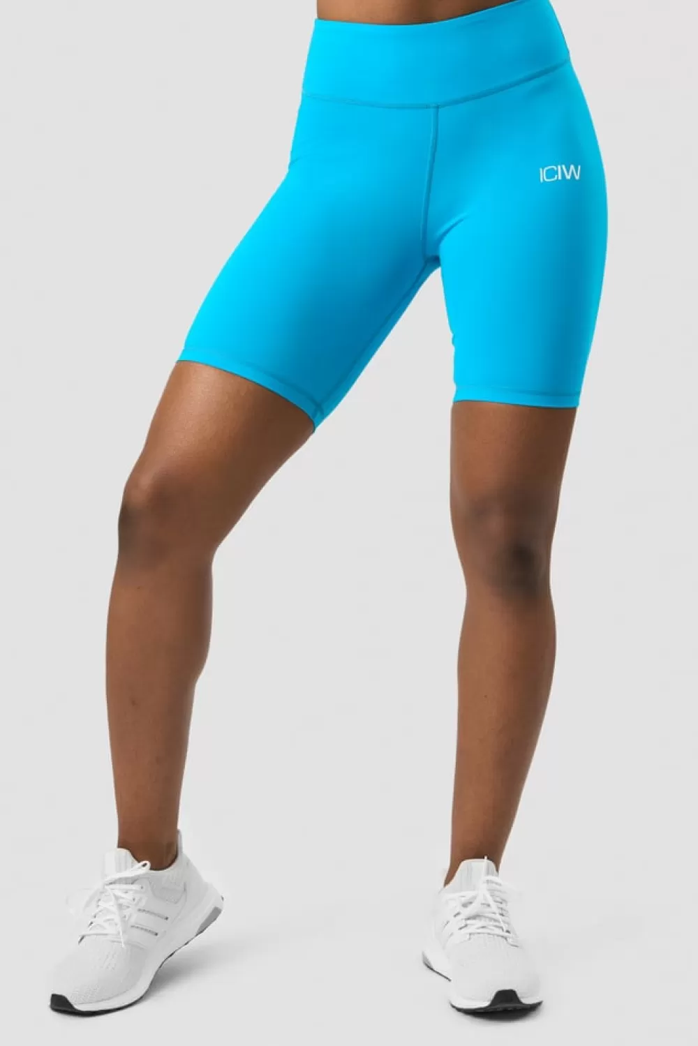 Women ICIW Scrunch V-shape Biker Shorts Blue